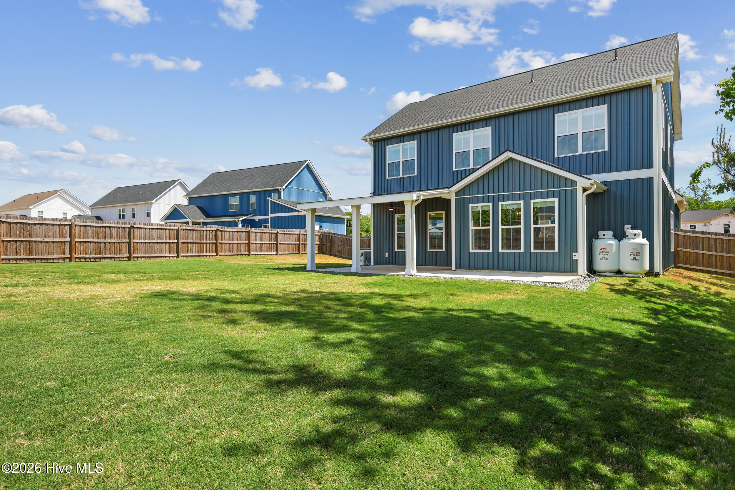 100570629 | Photo 47