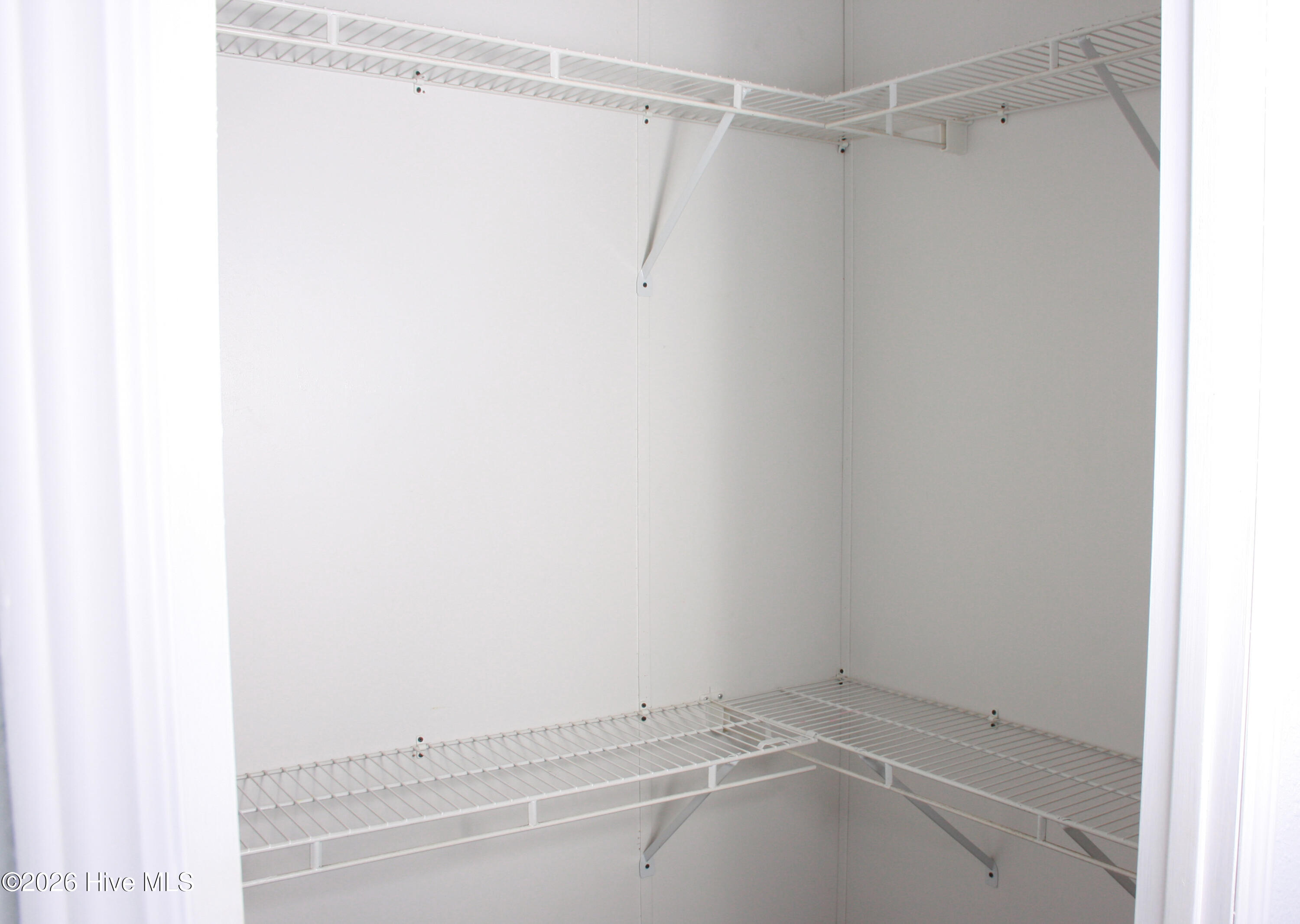 100560044 | Photo 11