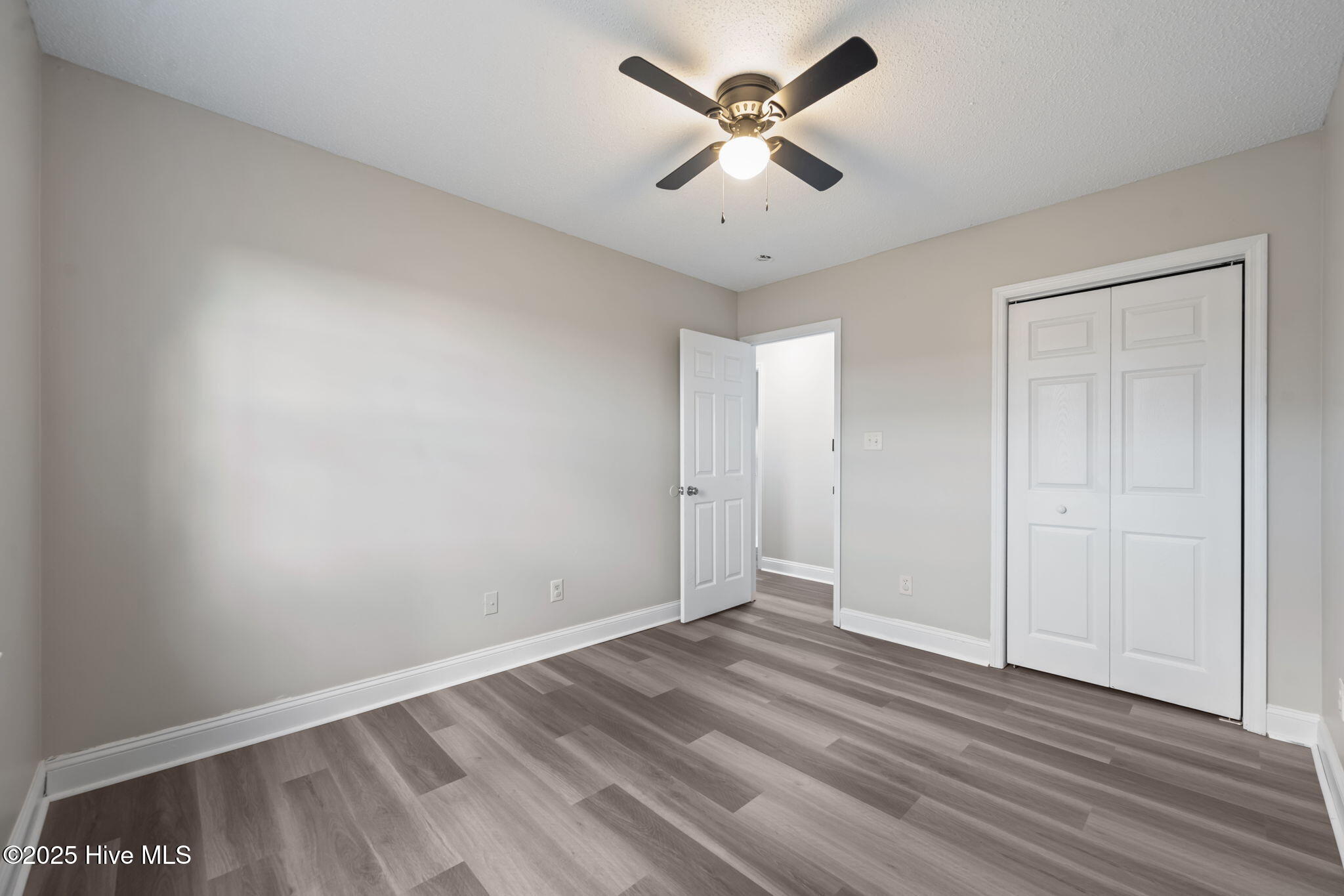 100547097 | Photo 21