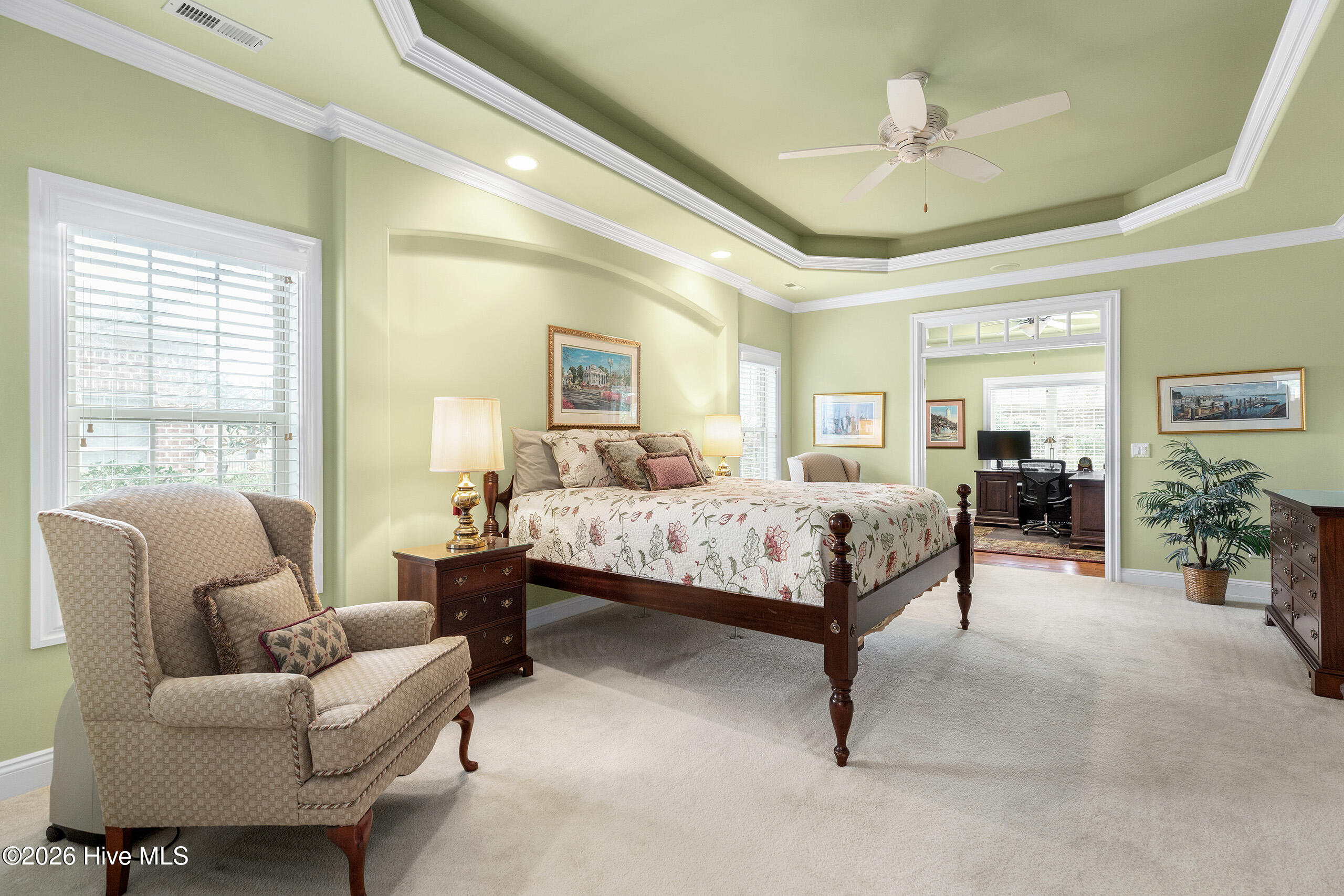 100563471 | Photo 25