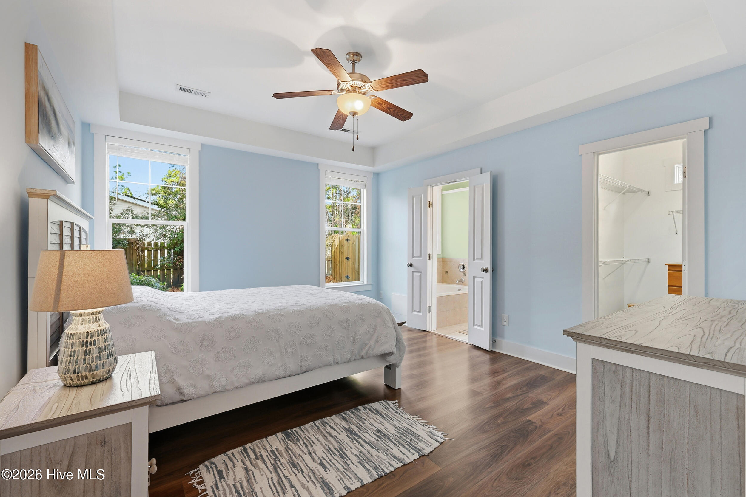 100550735 | Photo 18