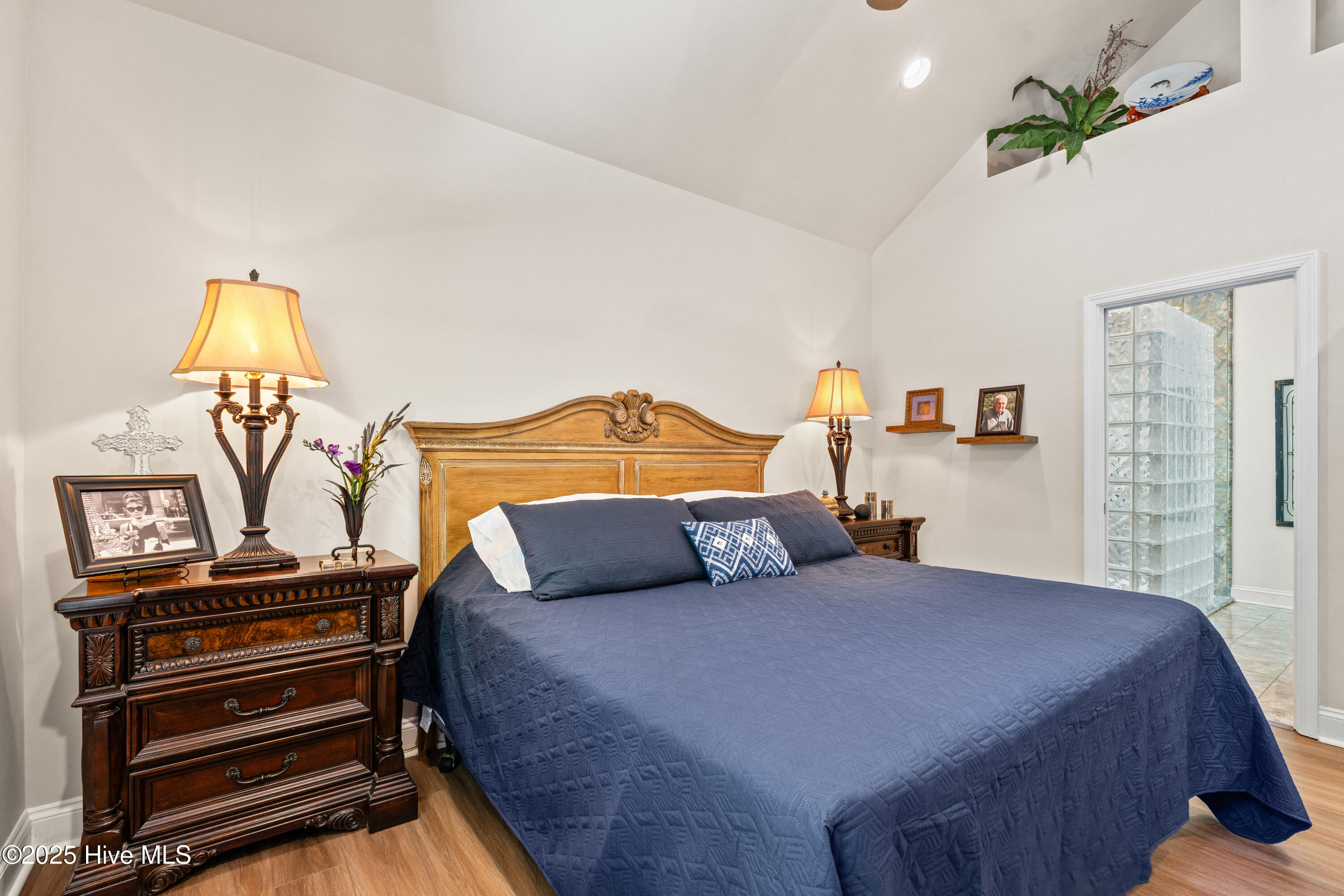 100515371 | Photo 14