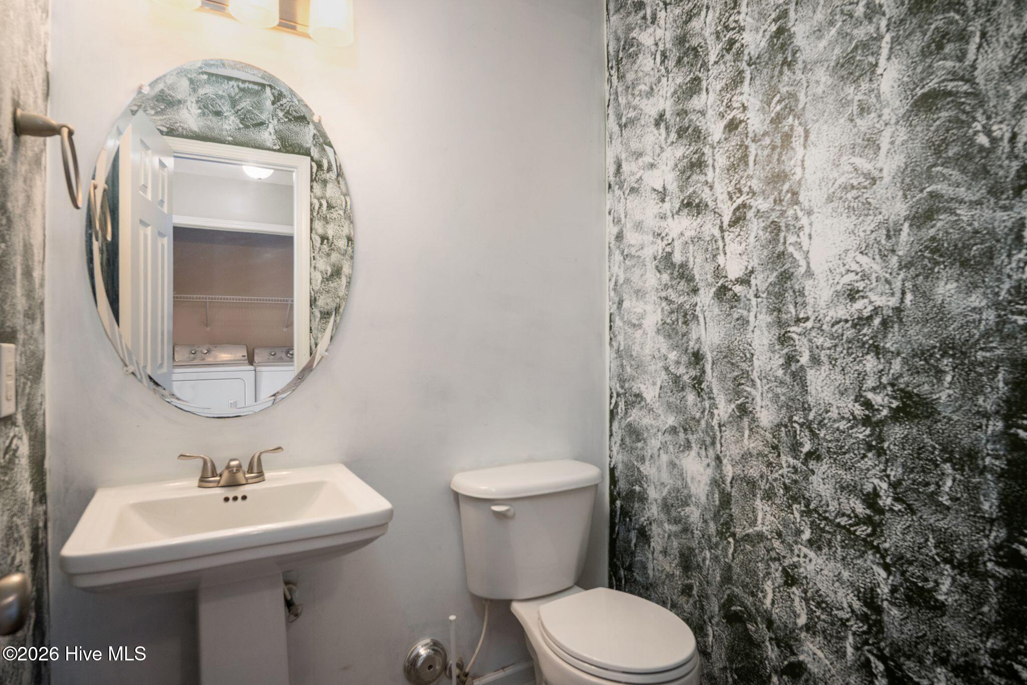 100569961 | Photo 24