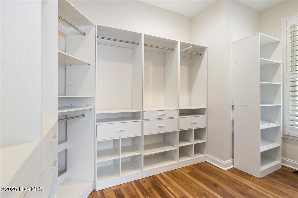 100567087 | Photo 50