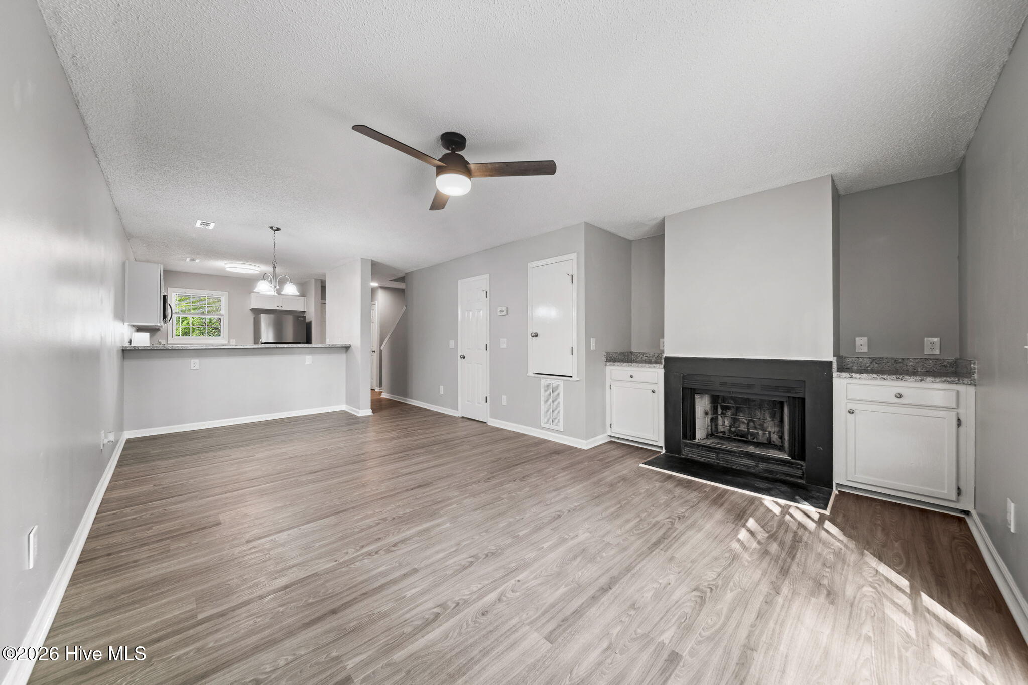 100565173 | Photo 27