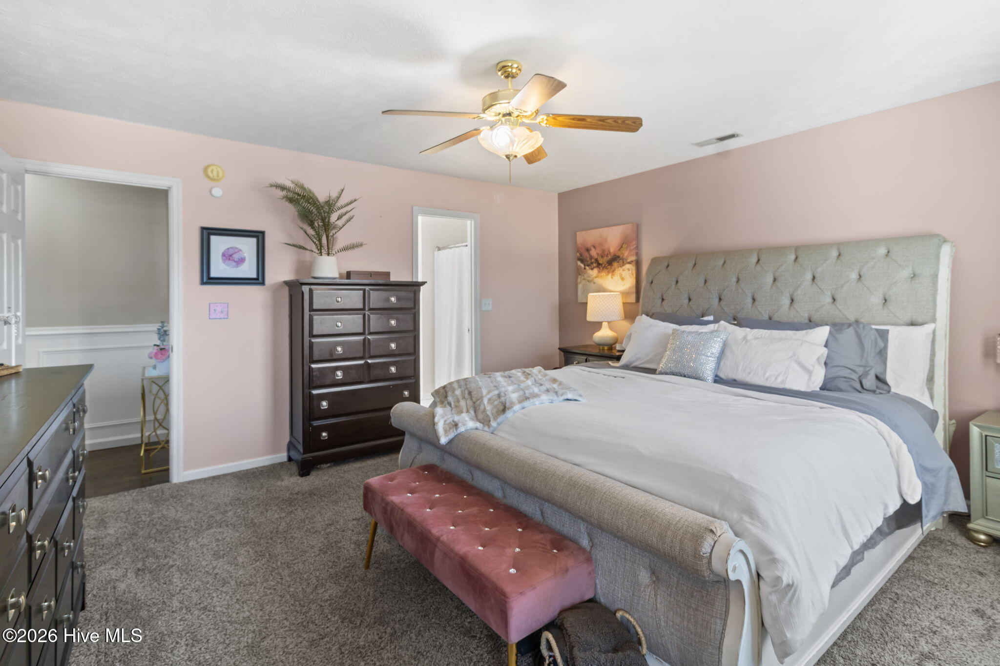 100561943 | Photo 23