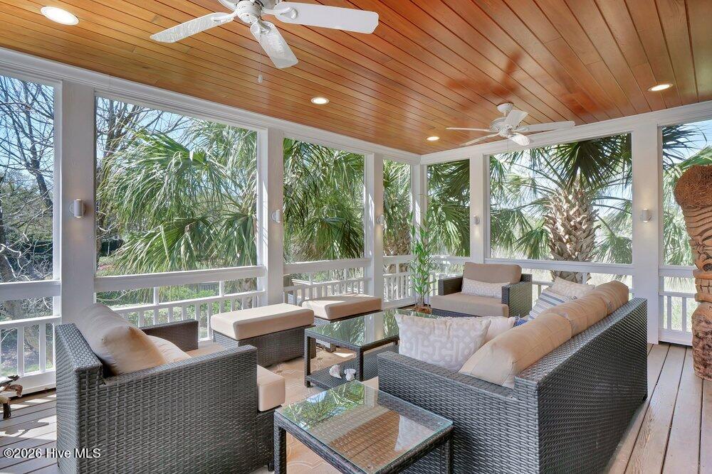 100559715 | Photo 28