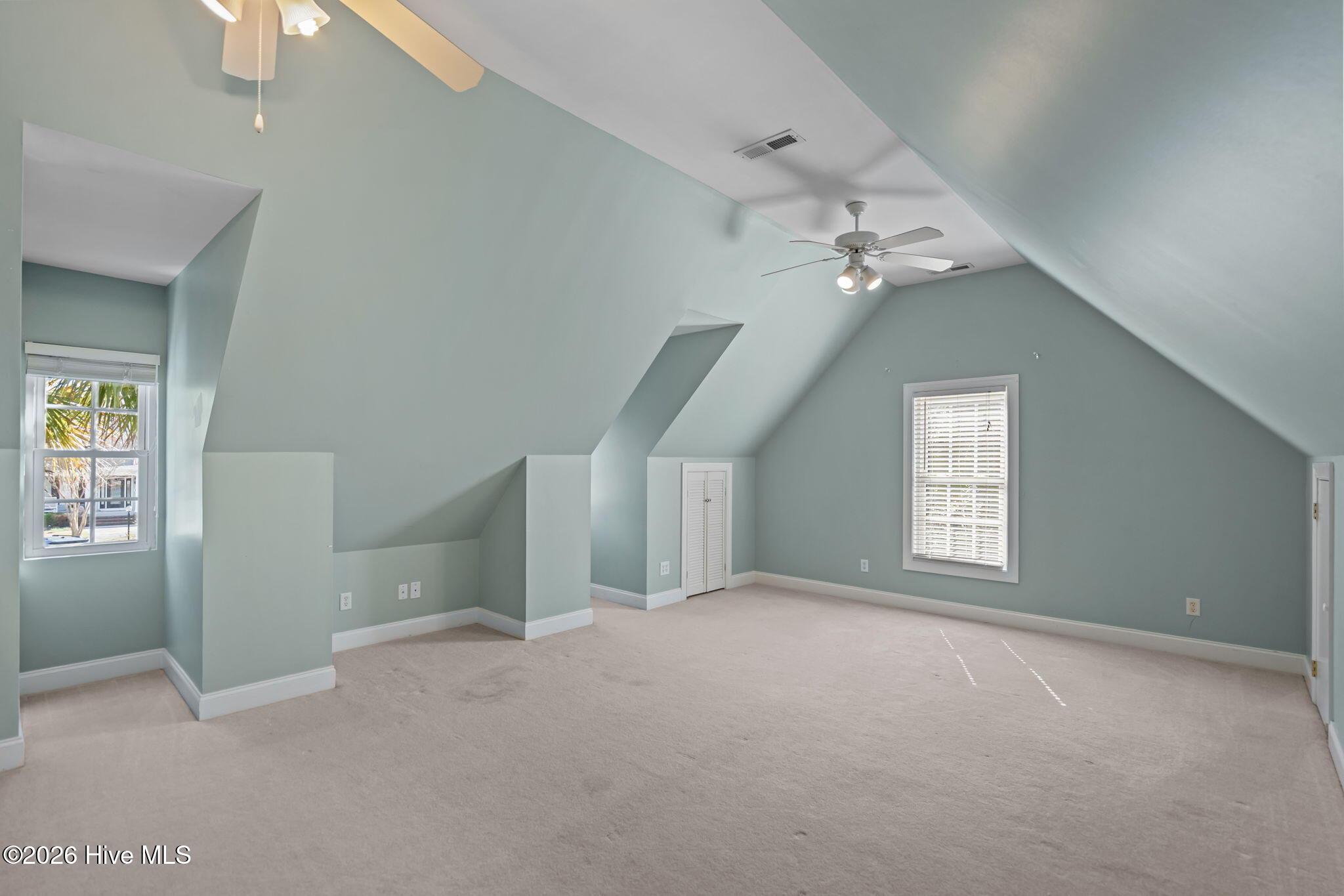 100558243 | Photo 43