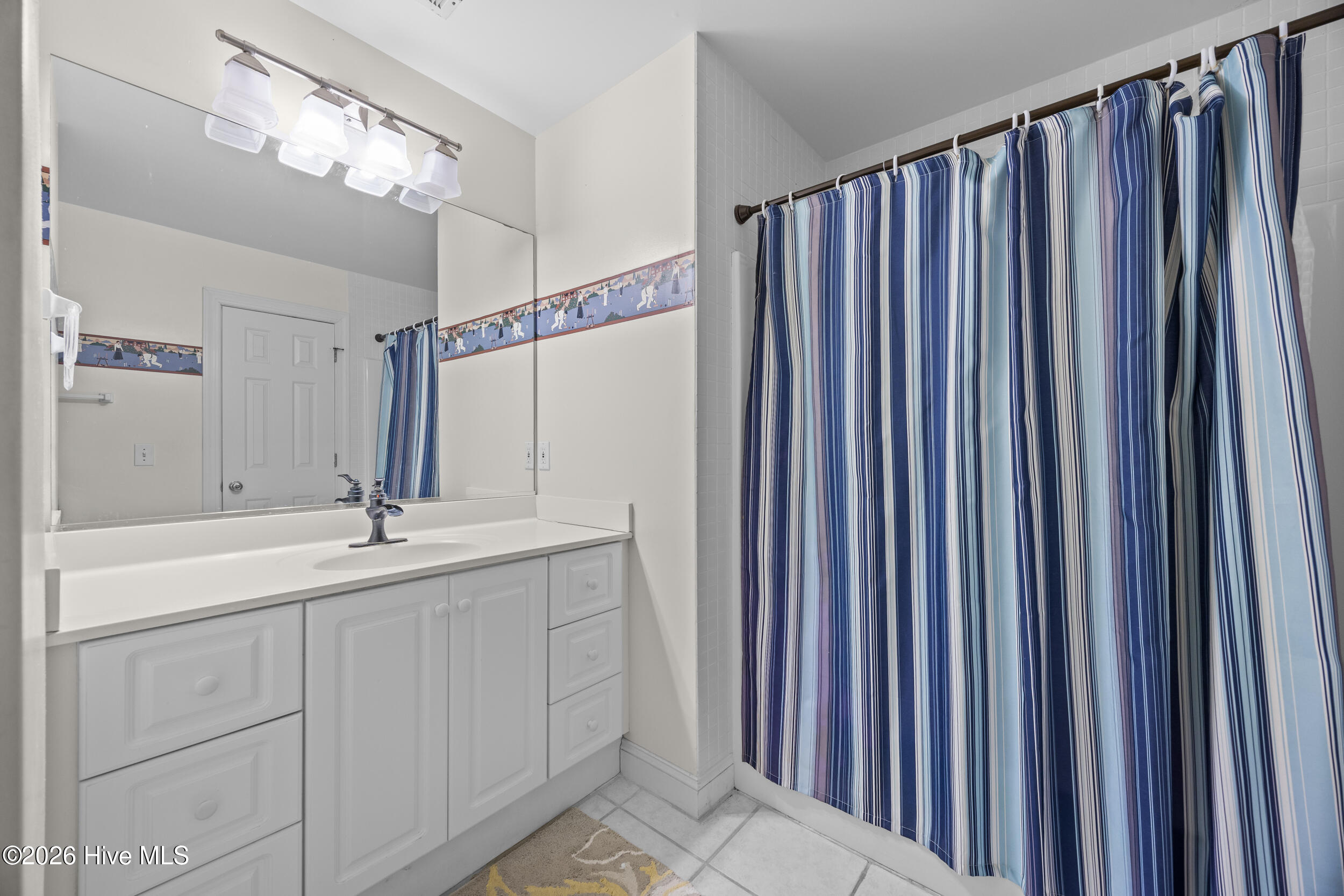 100561336 | Photo 31