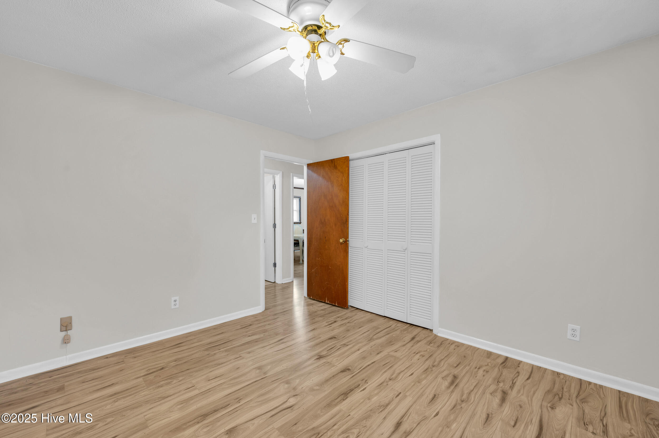 100533688 | Photo 29