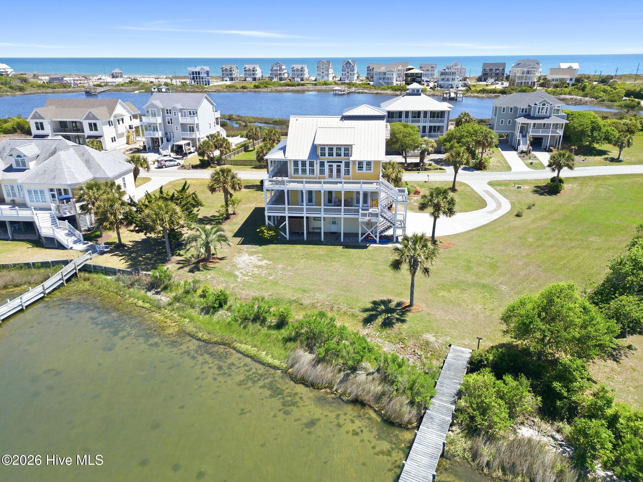 100569349 | Photo 11