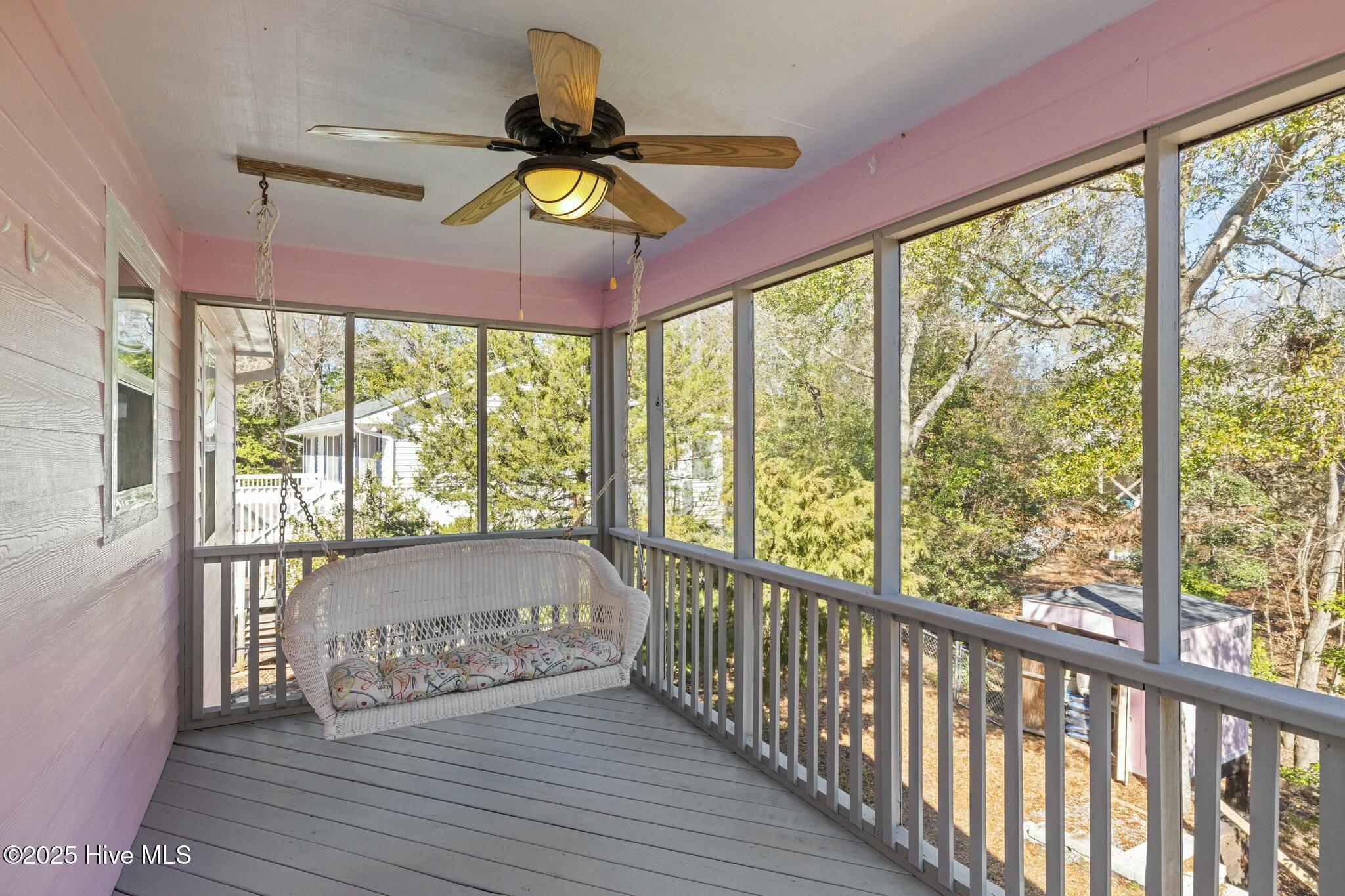 100490035 | Photo 13