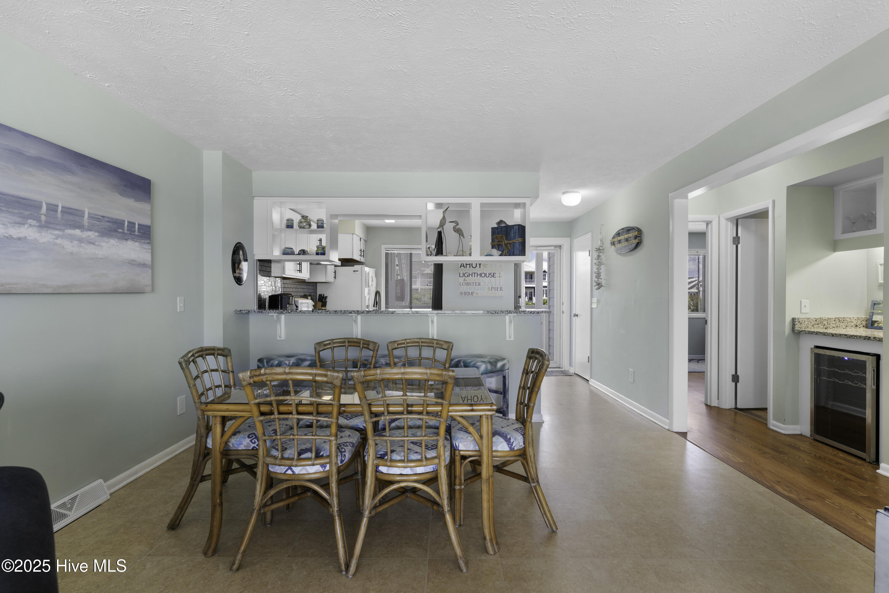 100560966 | Photo 10