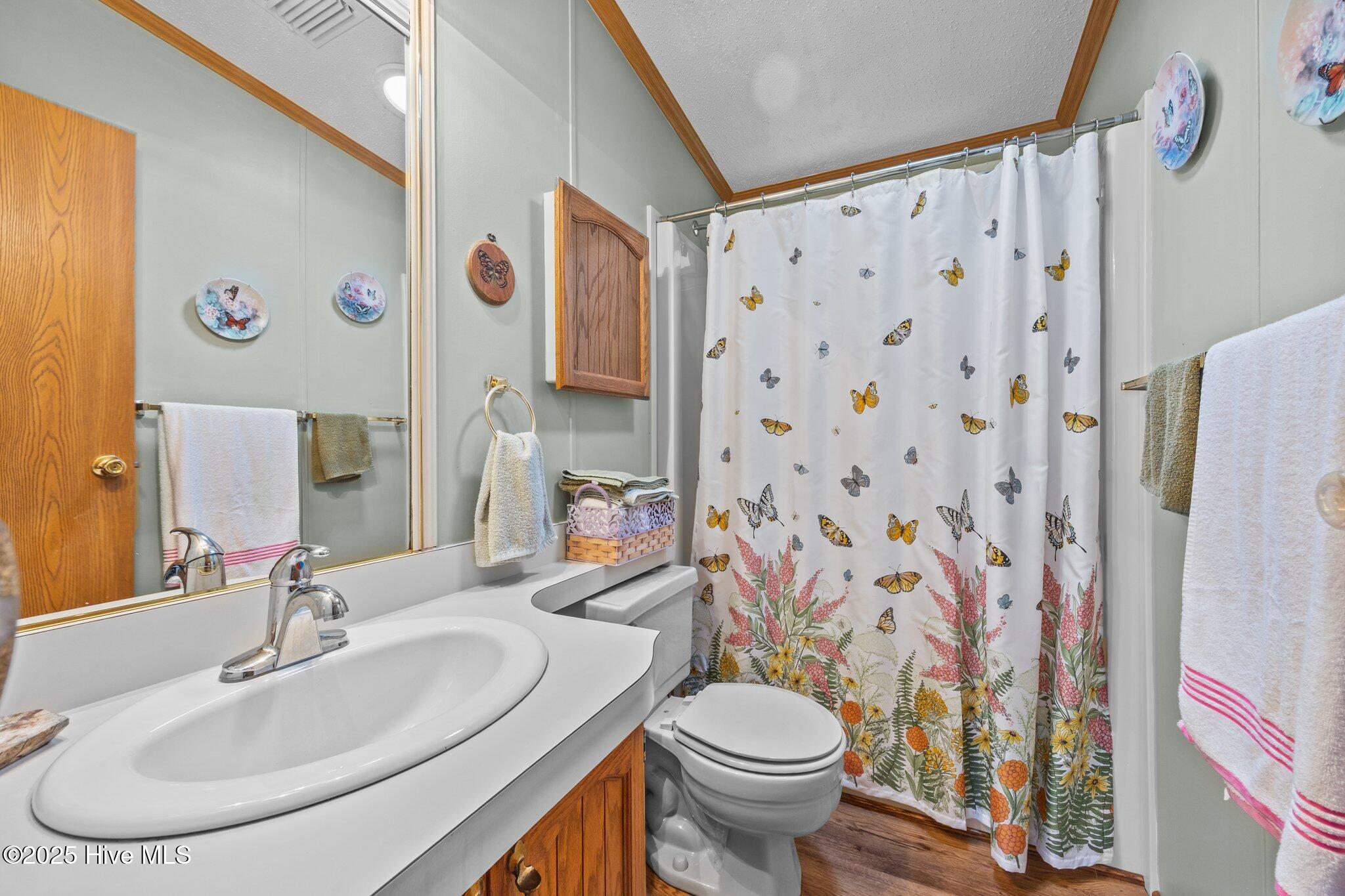 100514117 | Photo 40