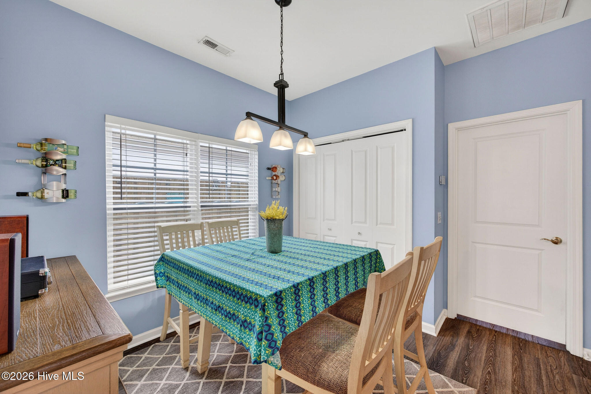 100557620 | Photo 10