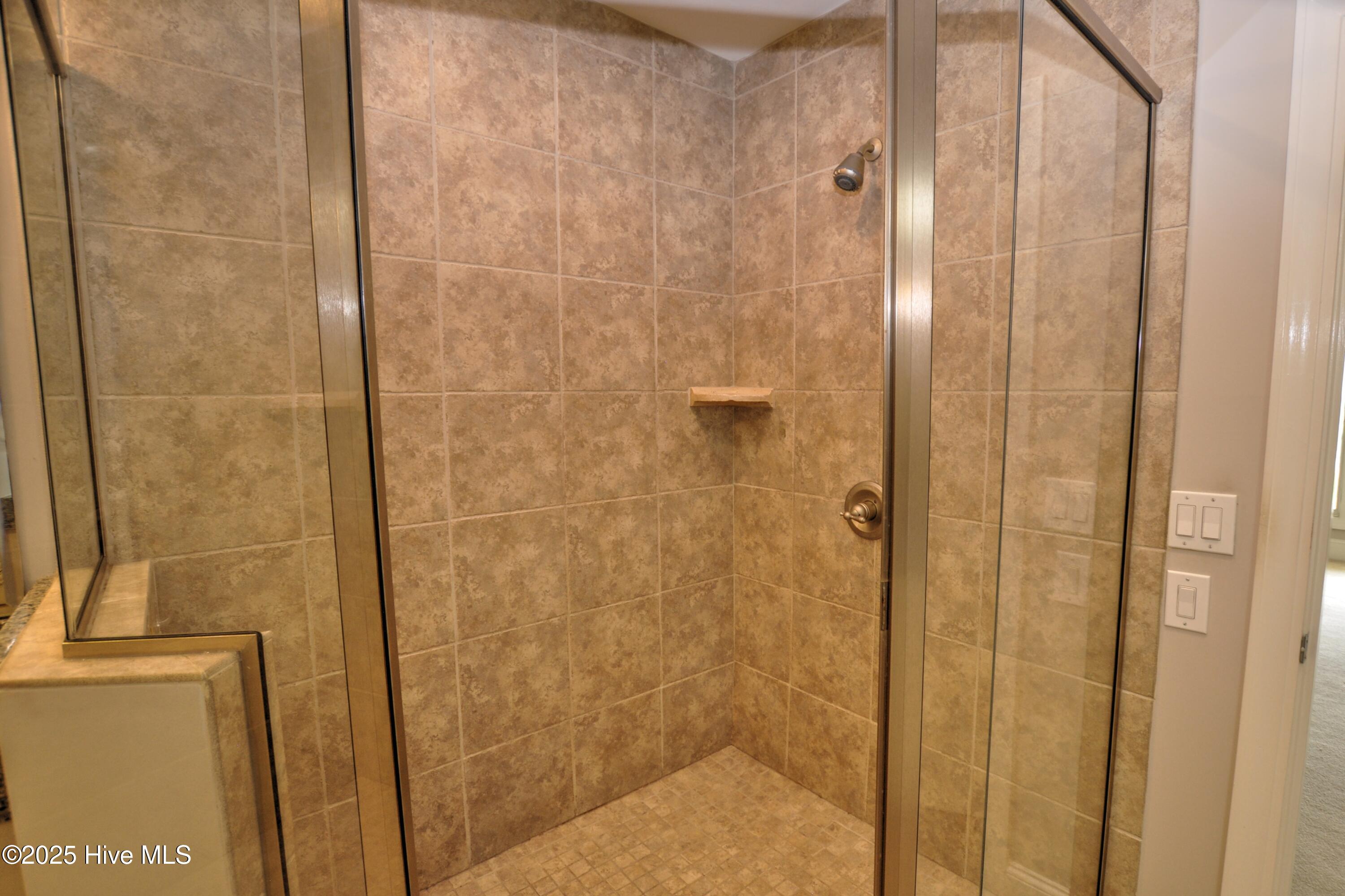 100529014 | Photo 27