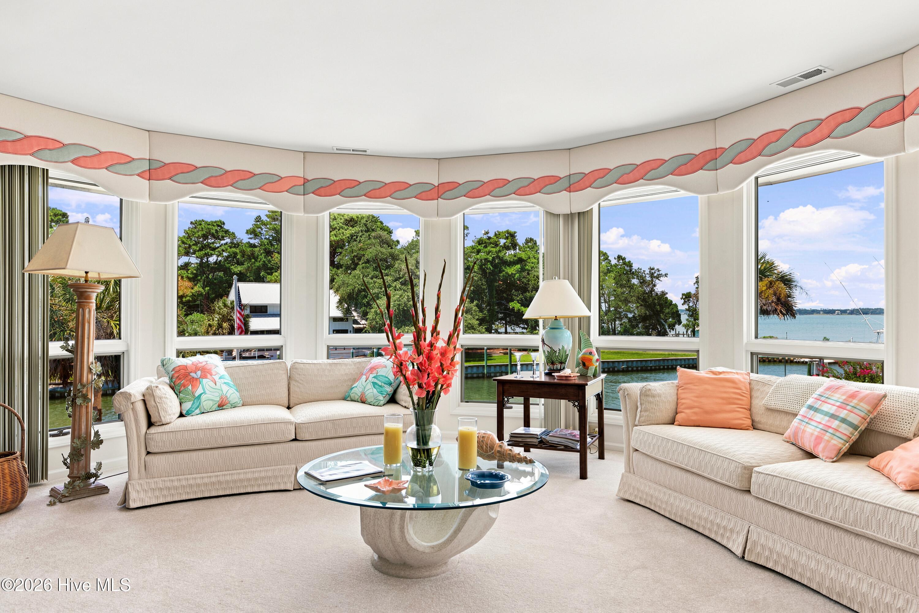 286 Oakleaf Drive,Pine Knoll Shores