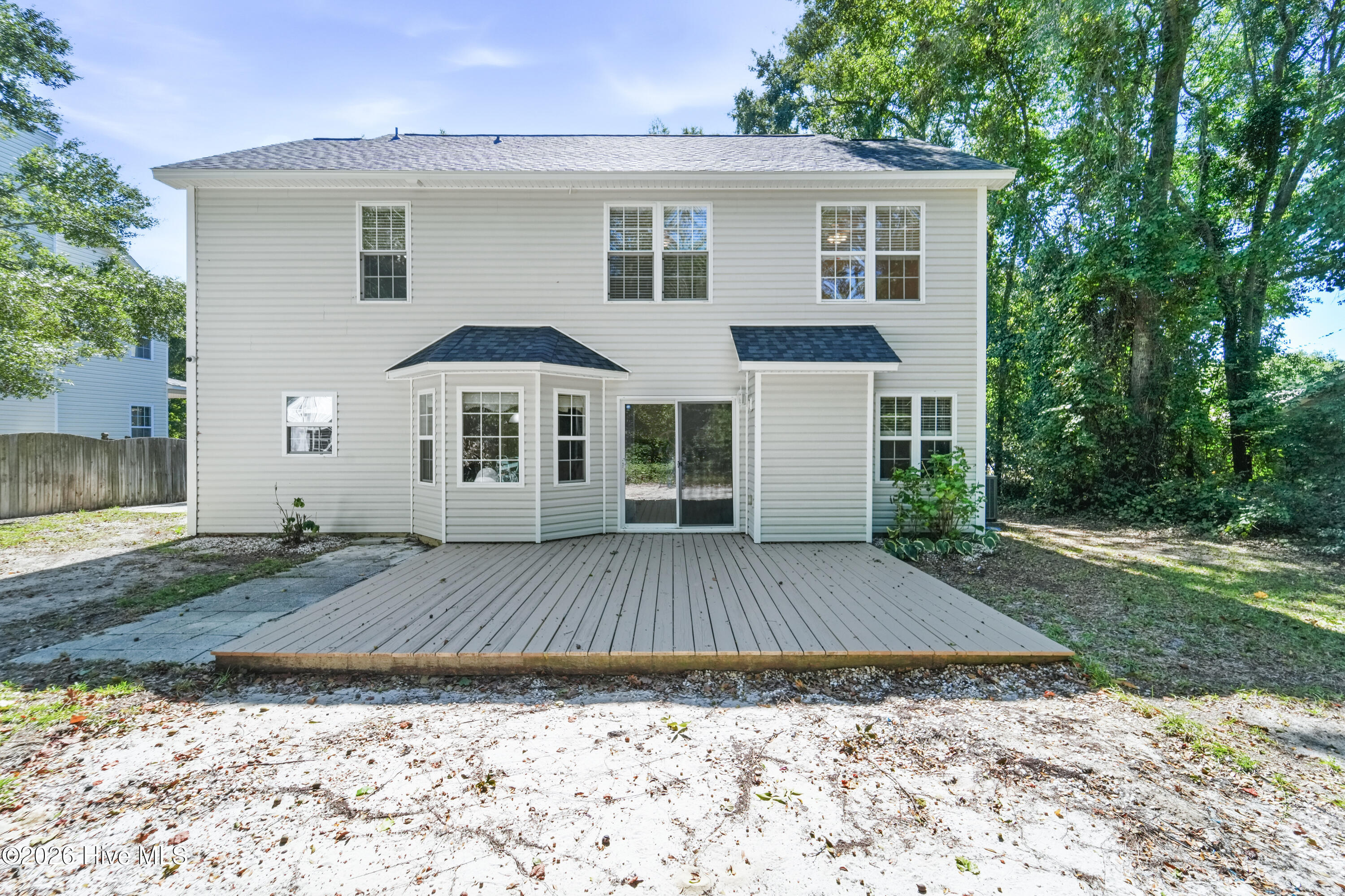 147 Bayshore Drive — listing photograph 5