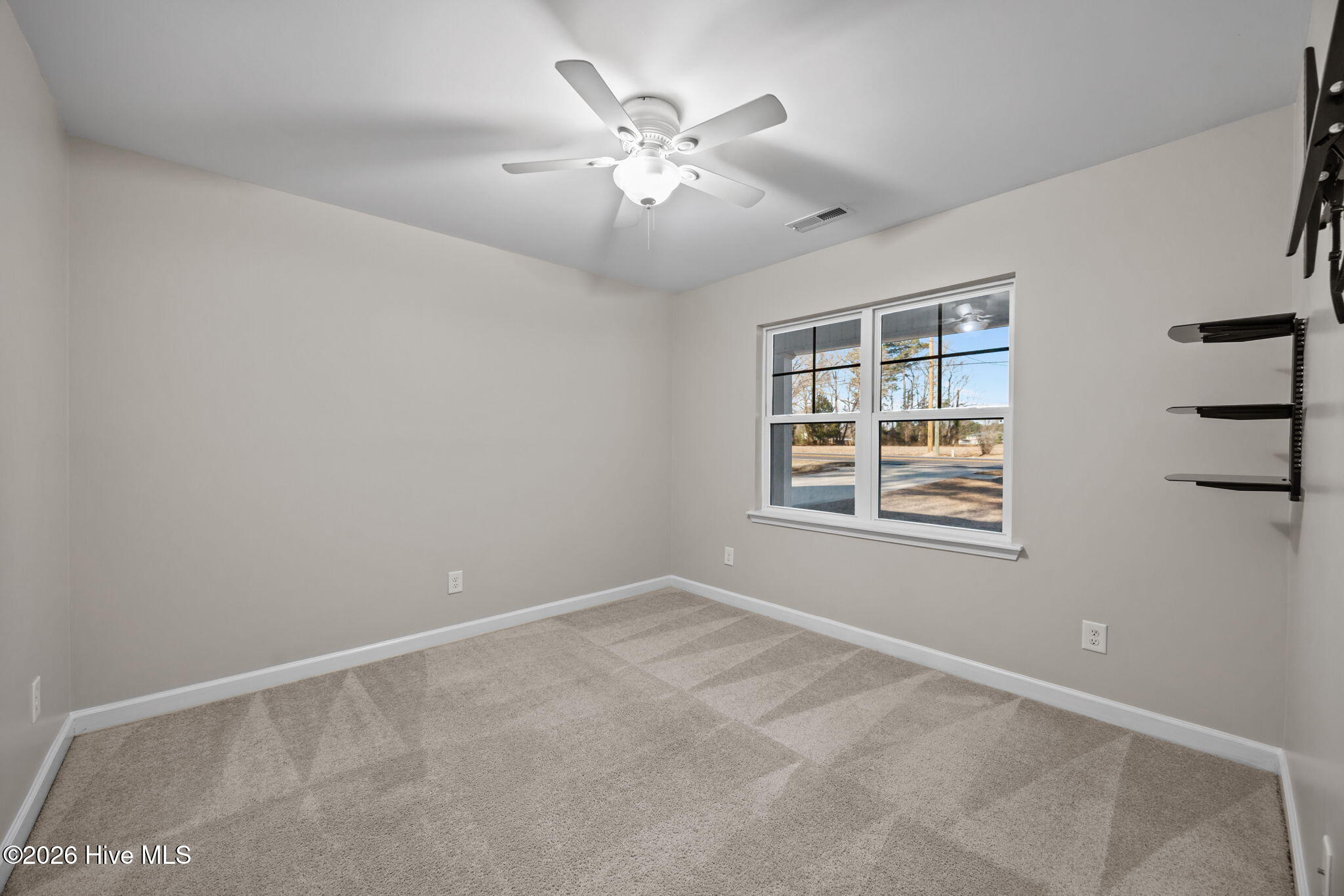 100553679 | Photo 23