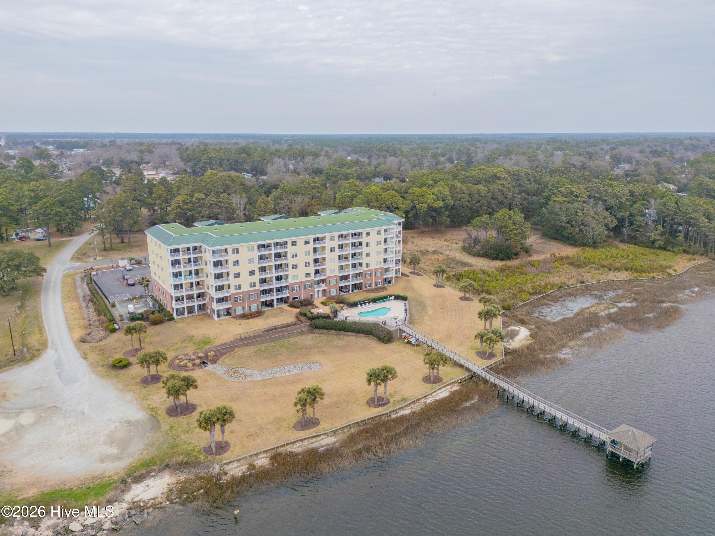 100556994 | Photo 35