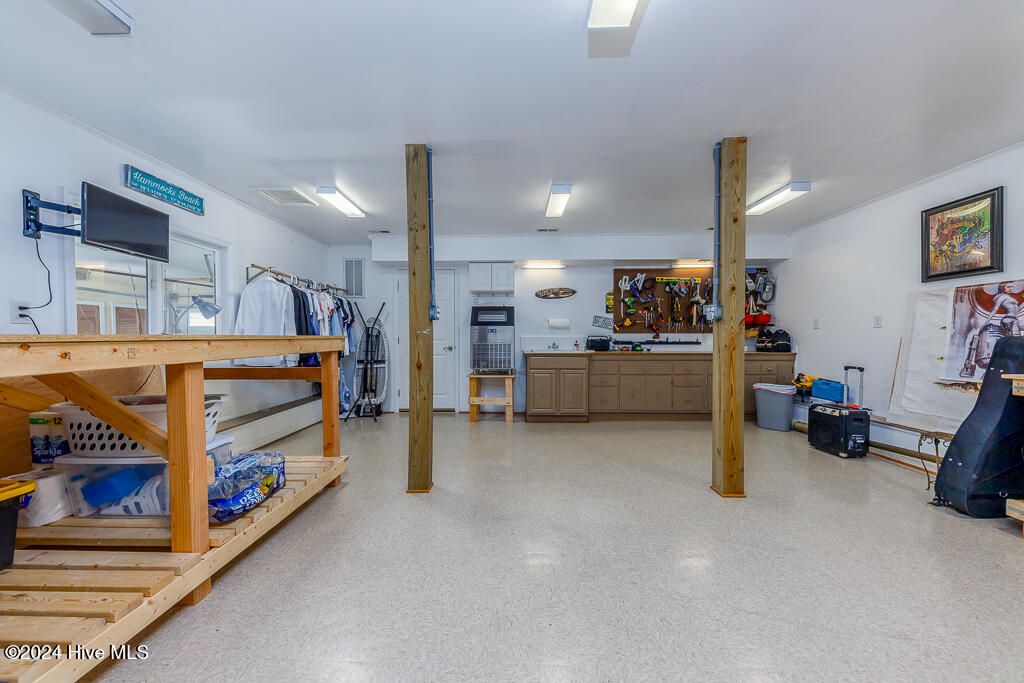 121 Harbour Drive,Hubert