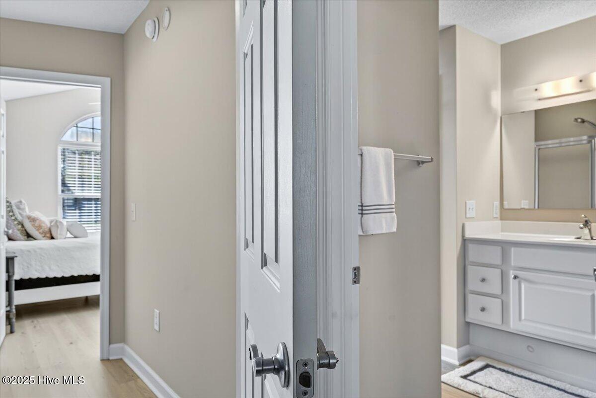 100536706 | Photo 25