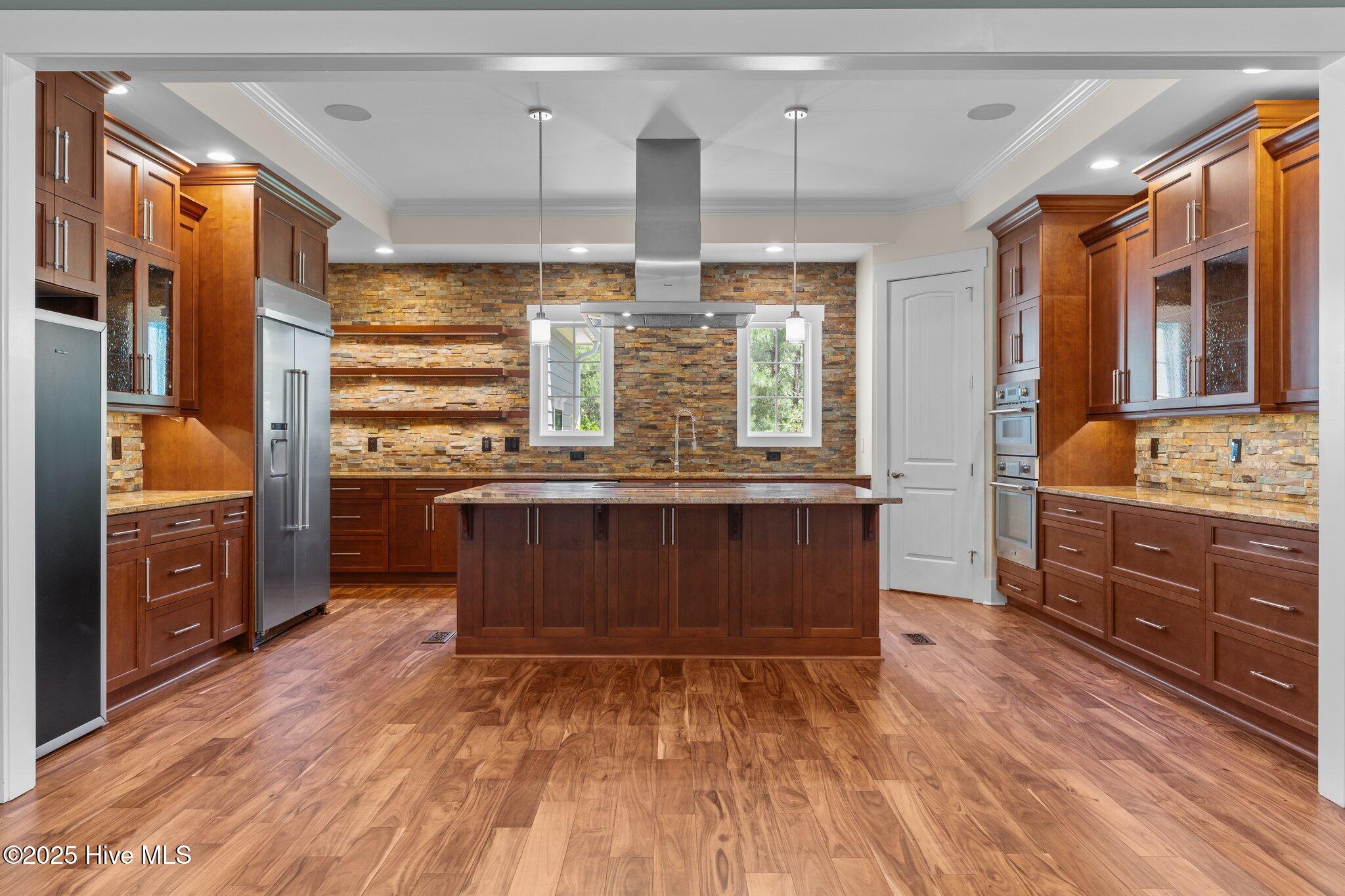 100552432 | Photo 15