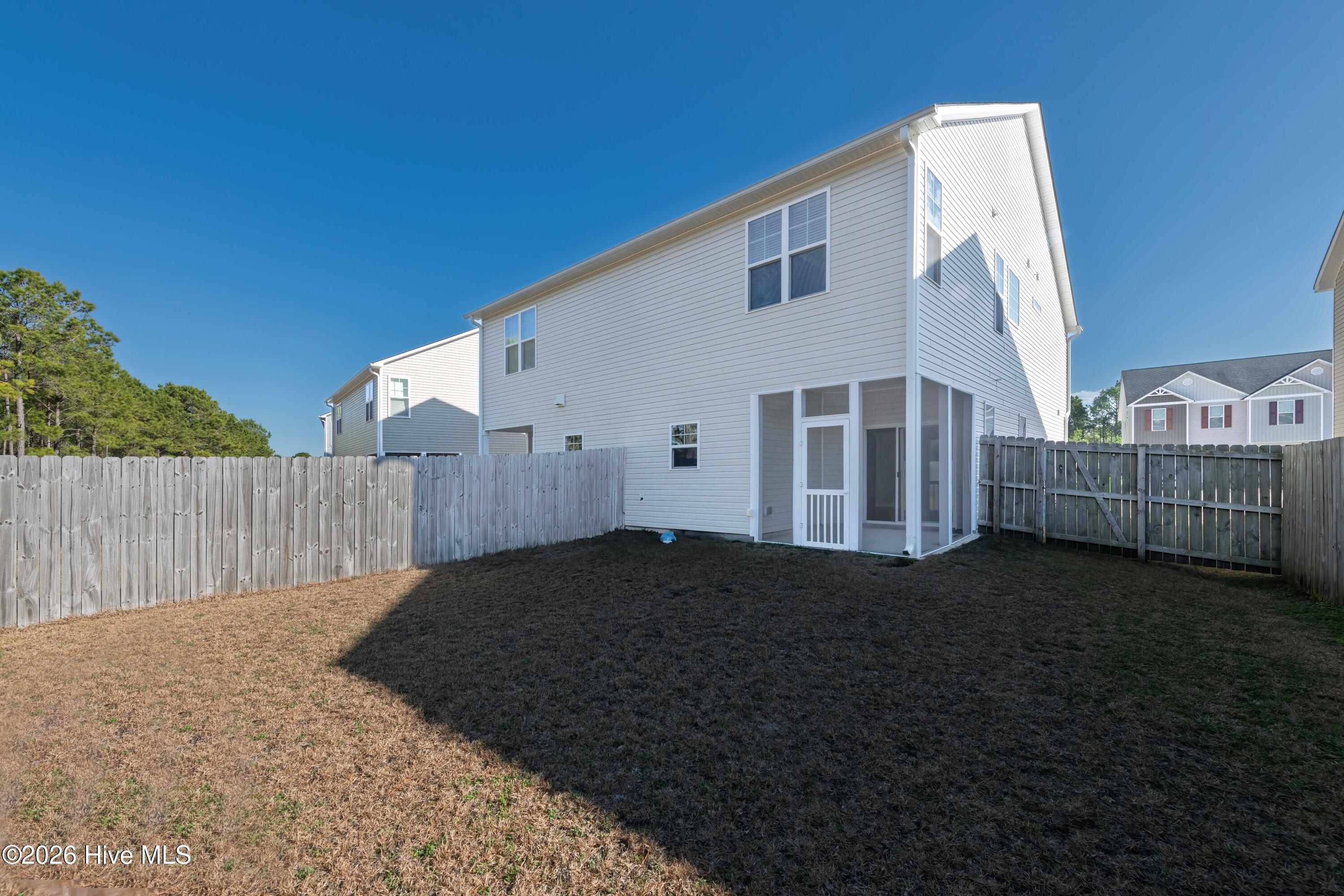 100567221 | Photo 49