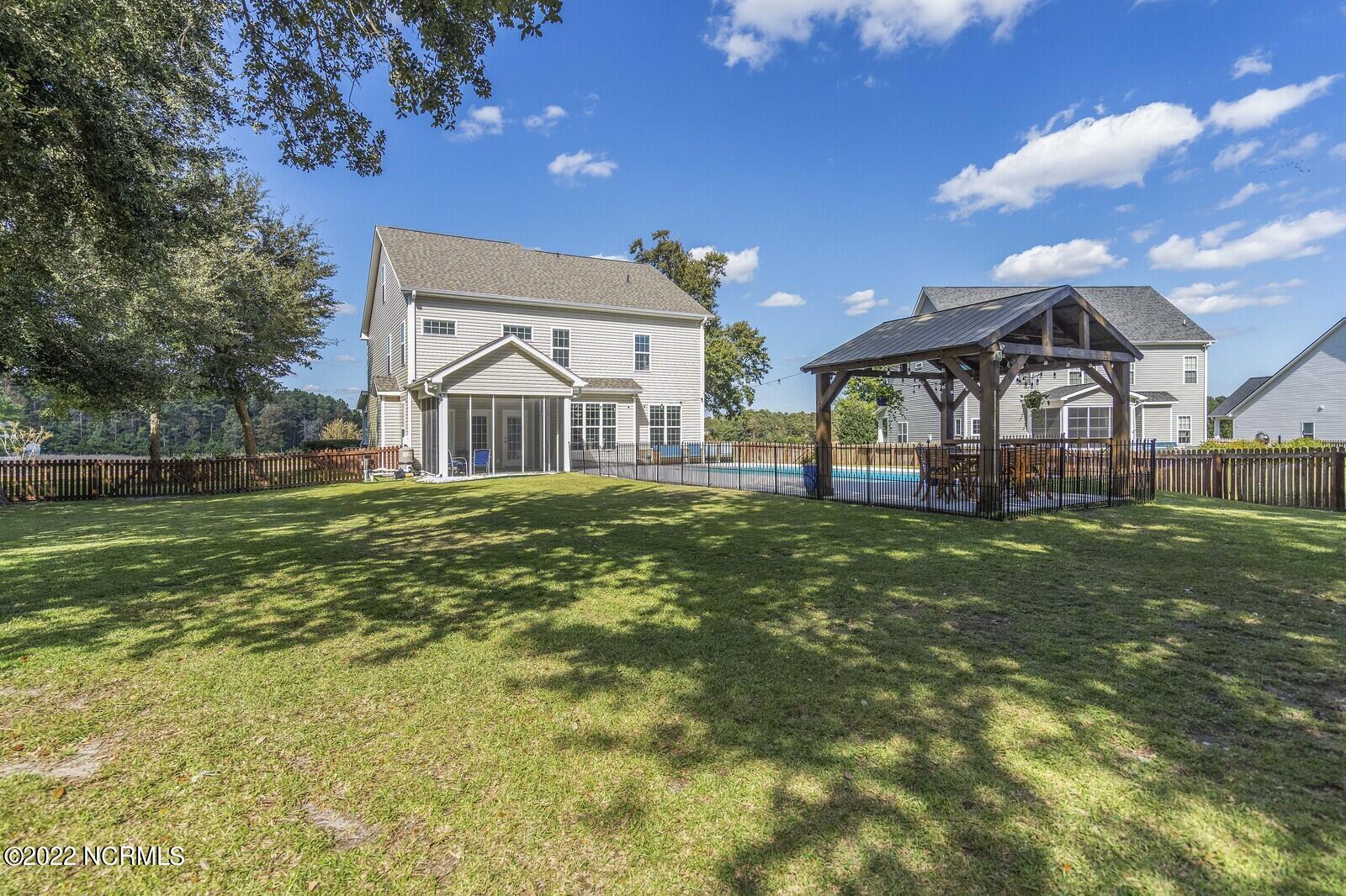 100556304 | Photo 84