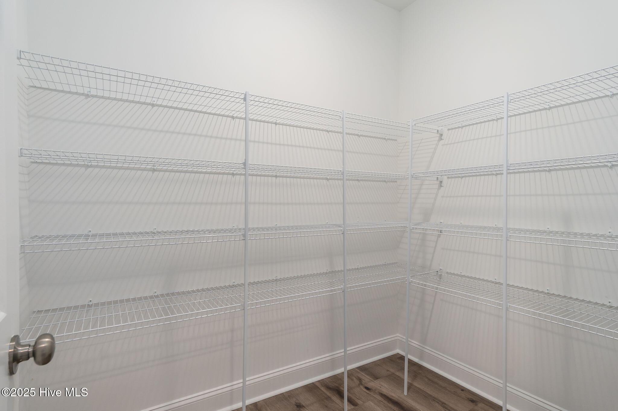 100531005 | Photo 22