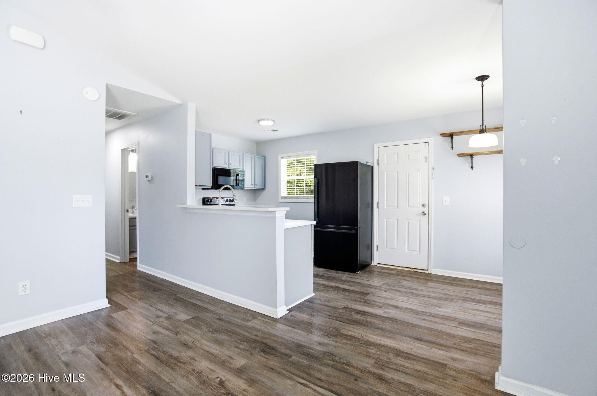 100567407 | Photo 11