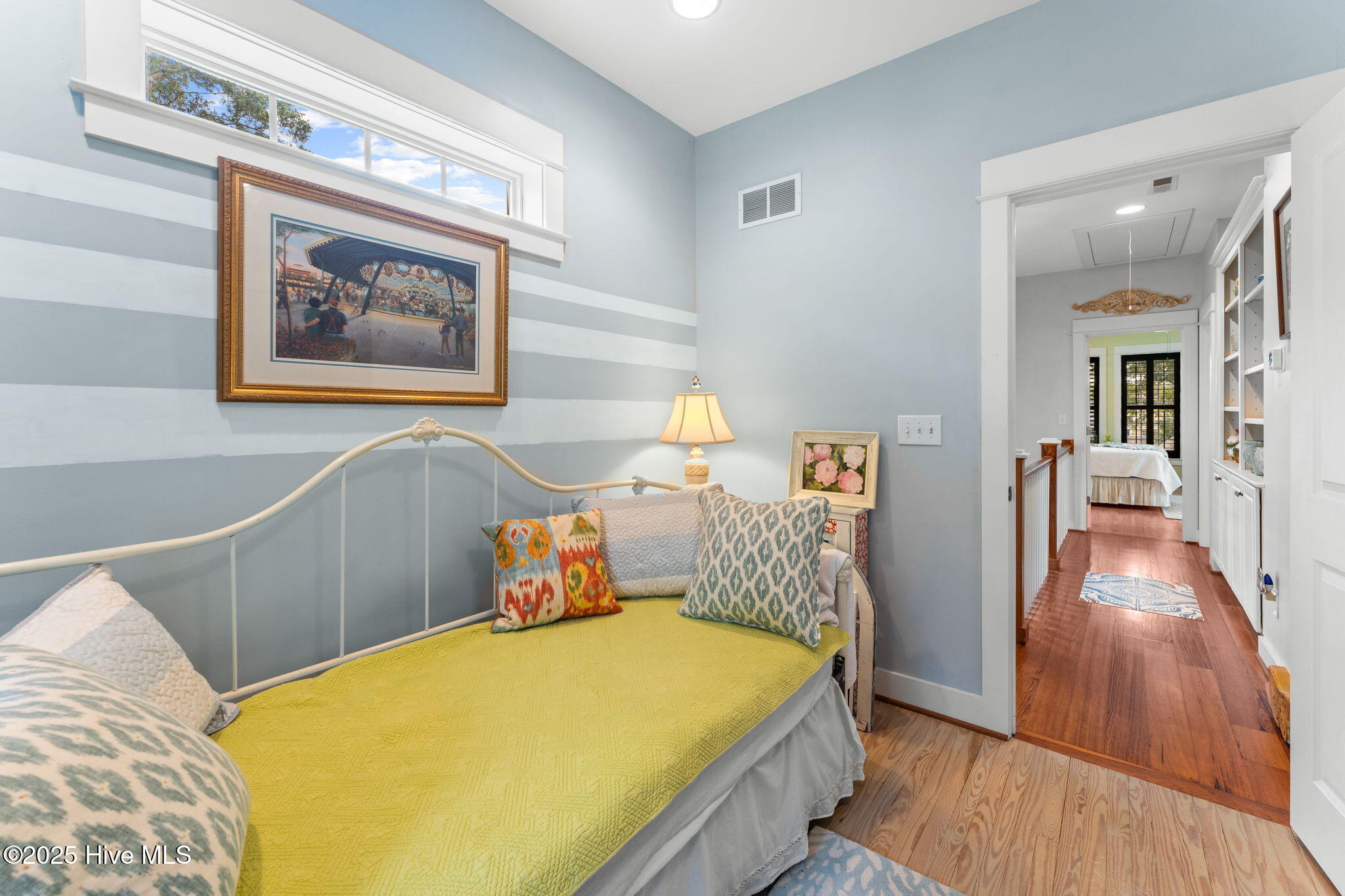 100534580 | Photo 27