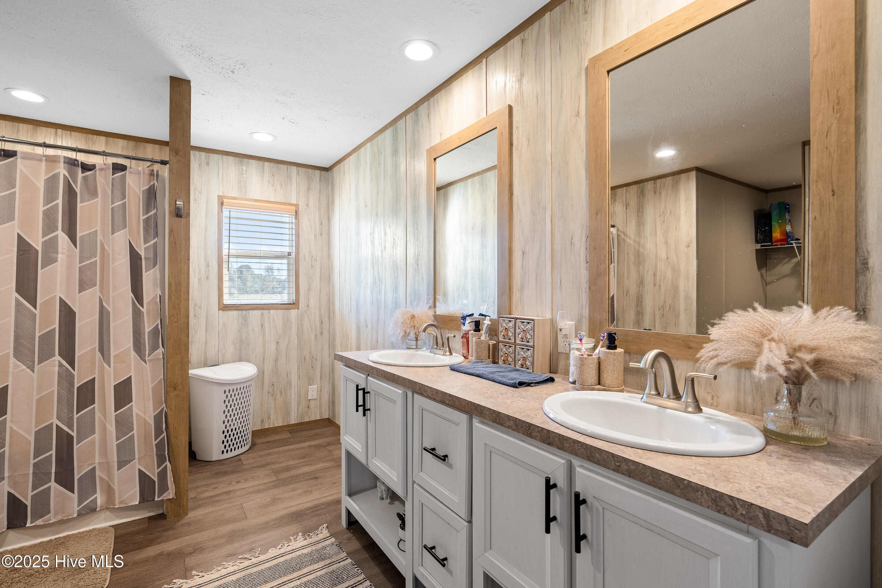 100541074 | Photo 27