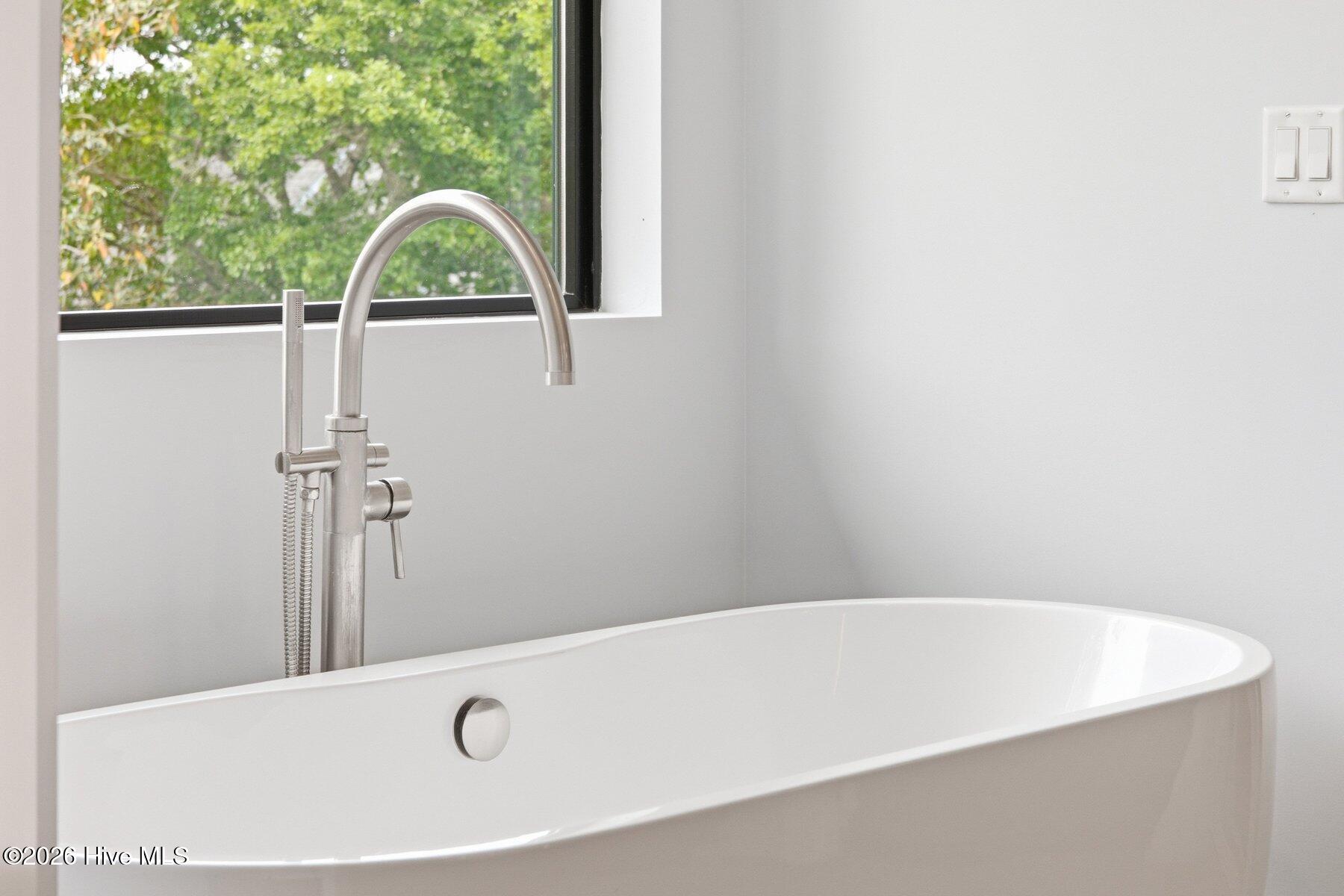 100566694 | Photo 29