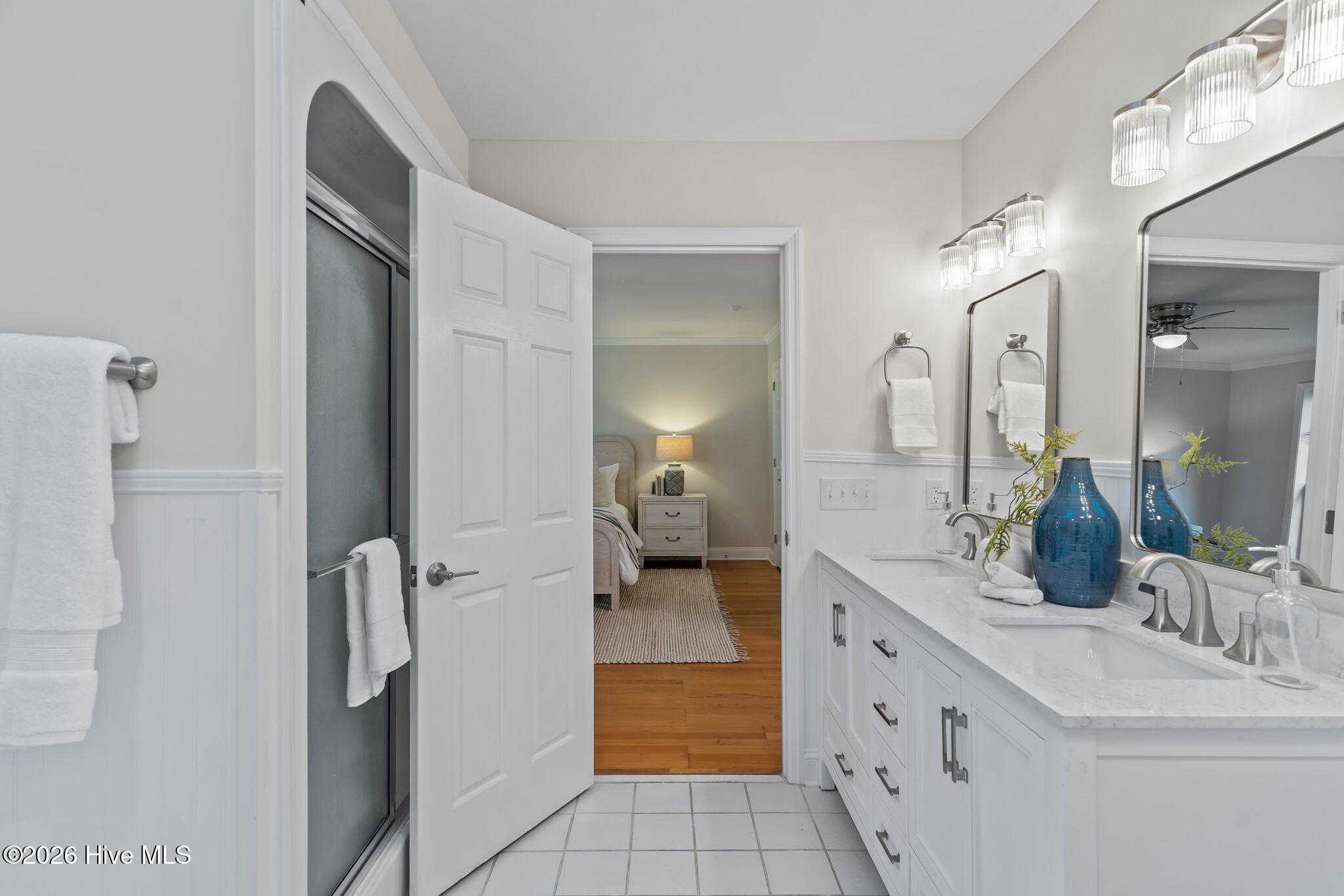 100567890 | Photo 31