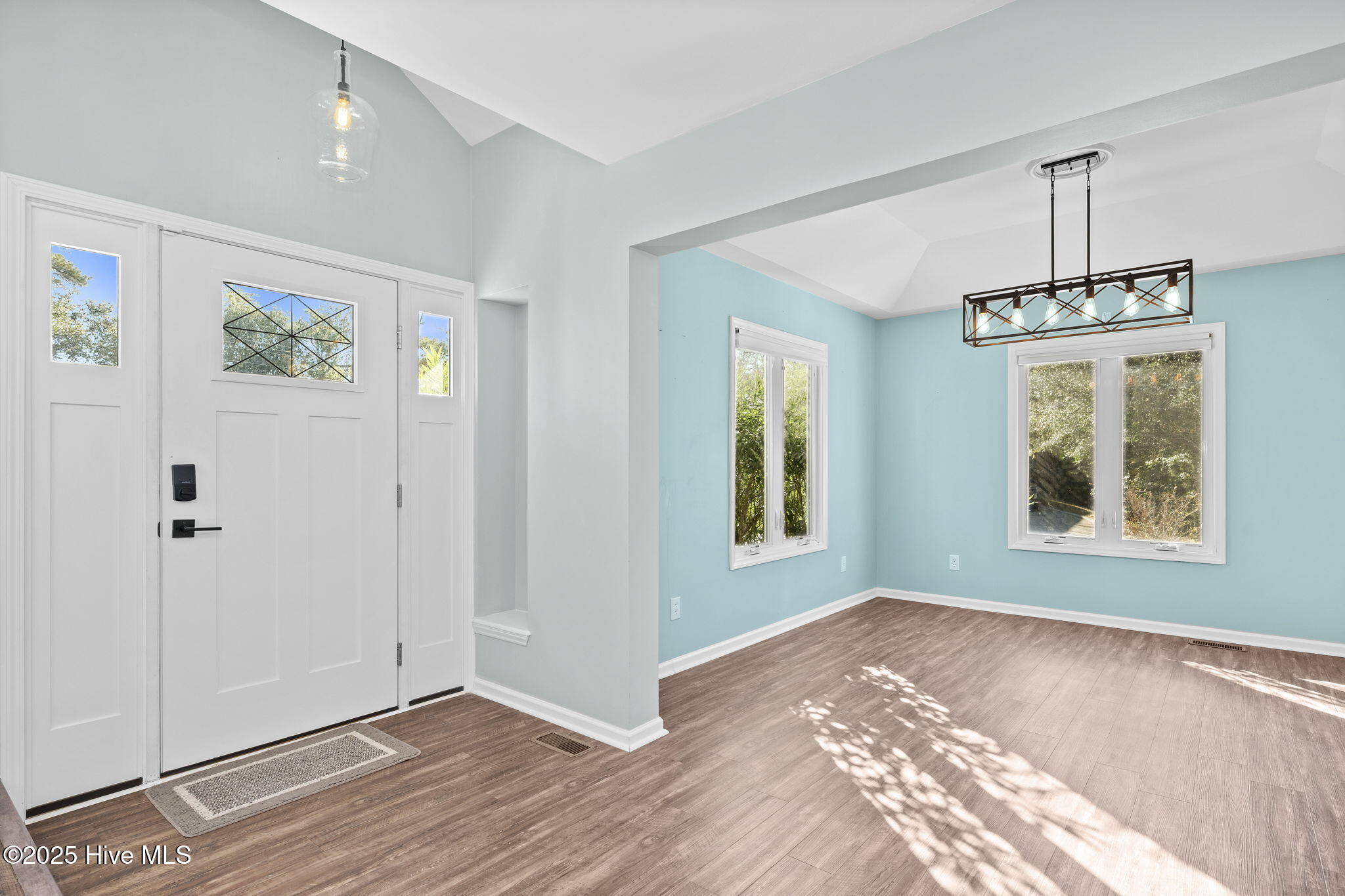 100542454 | Photo 12