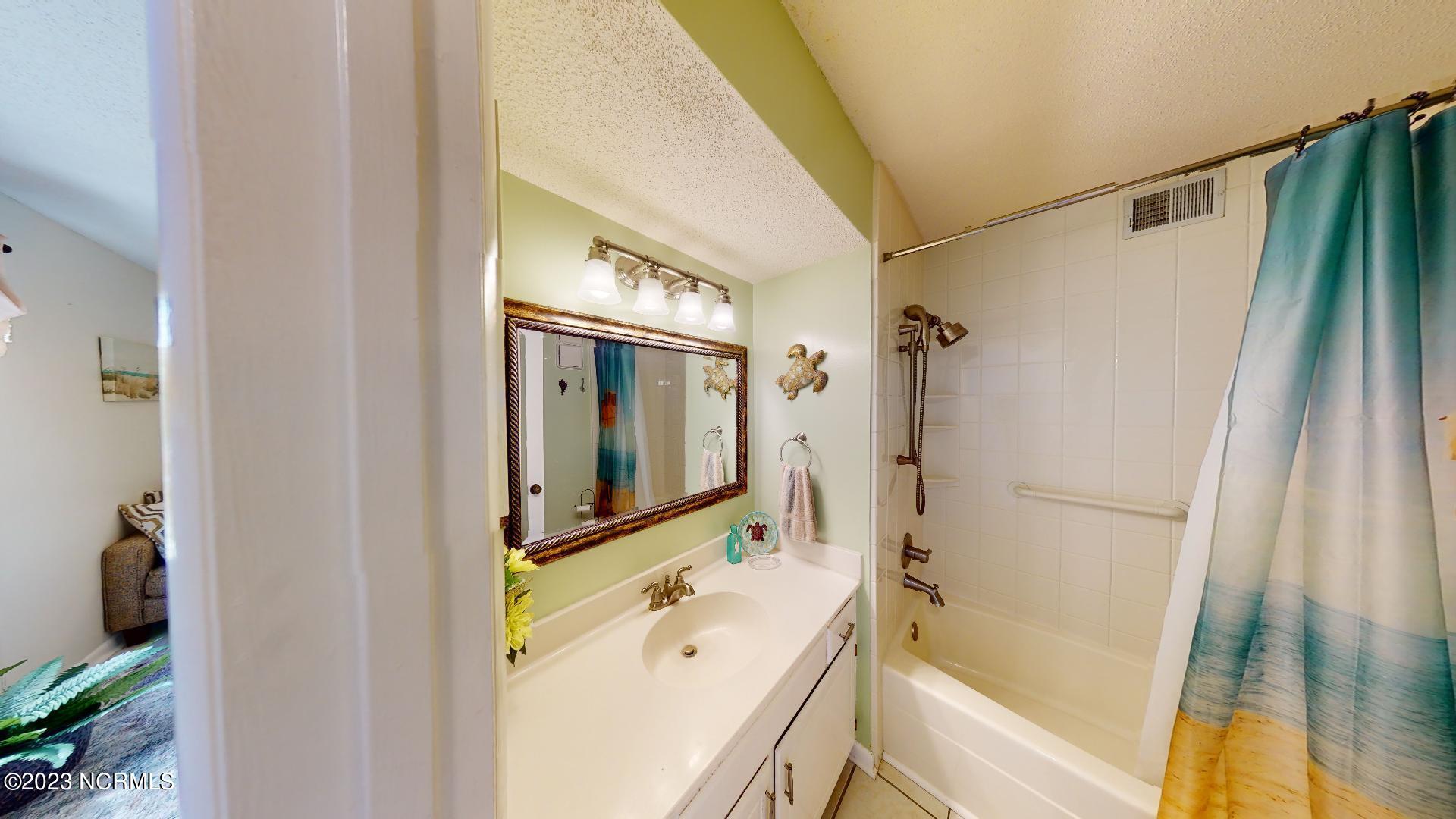 100527263 | Photo 20