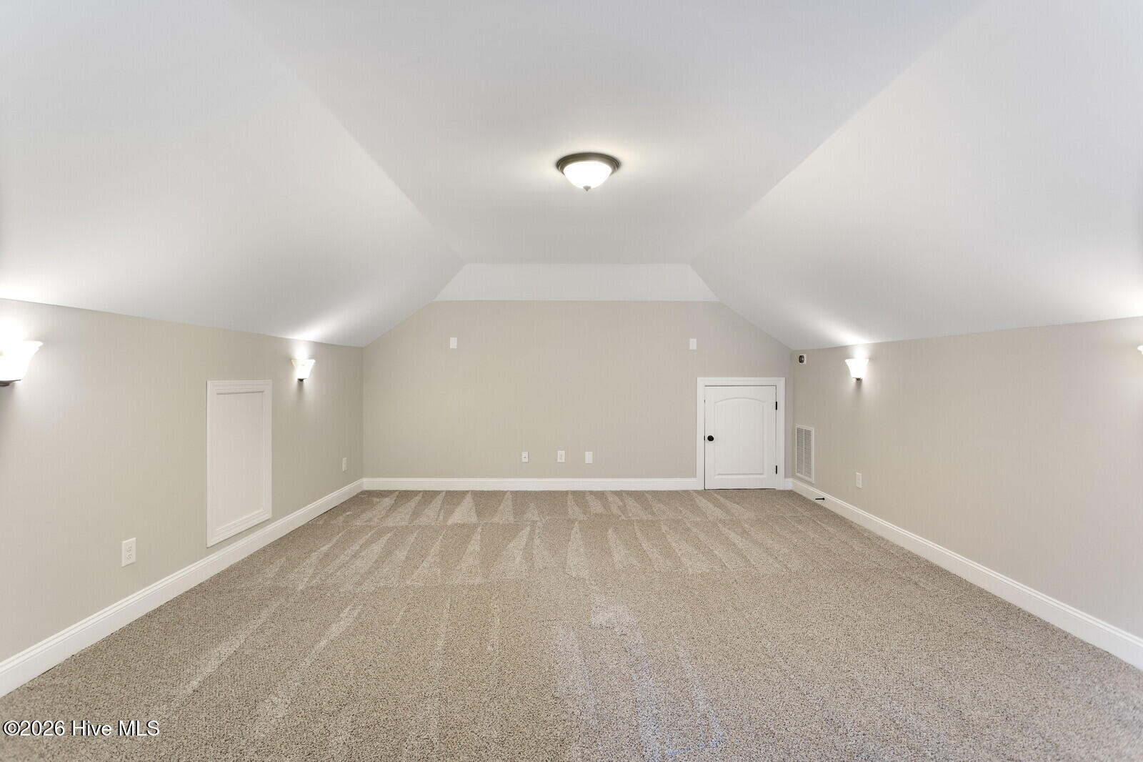 100558633 | Photo 33