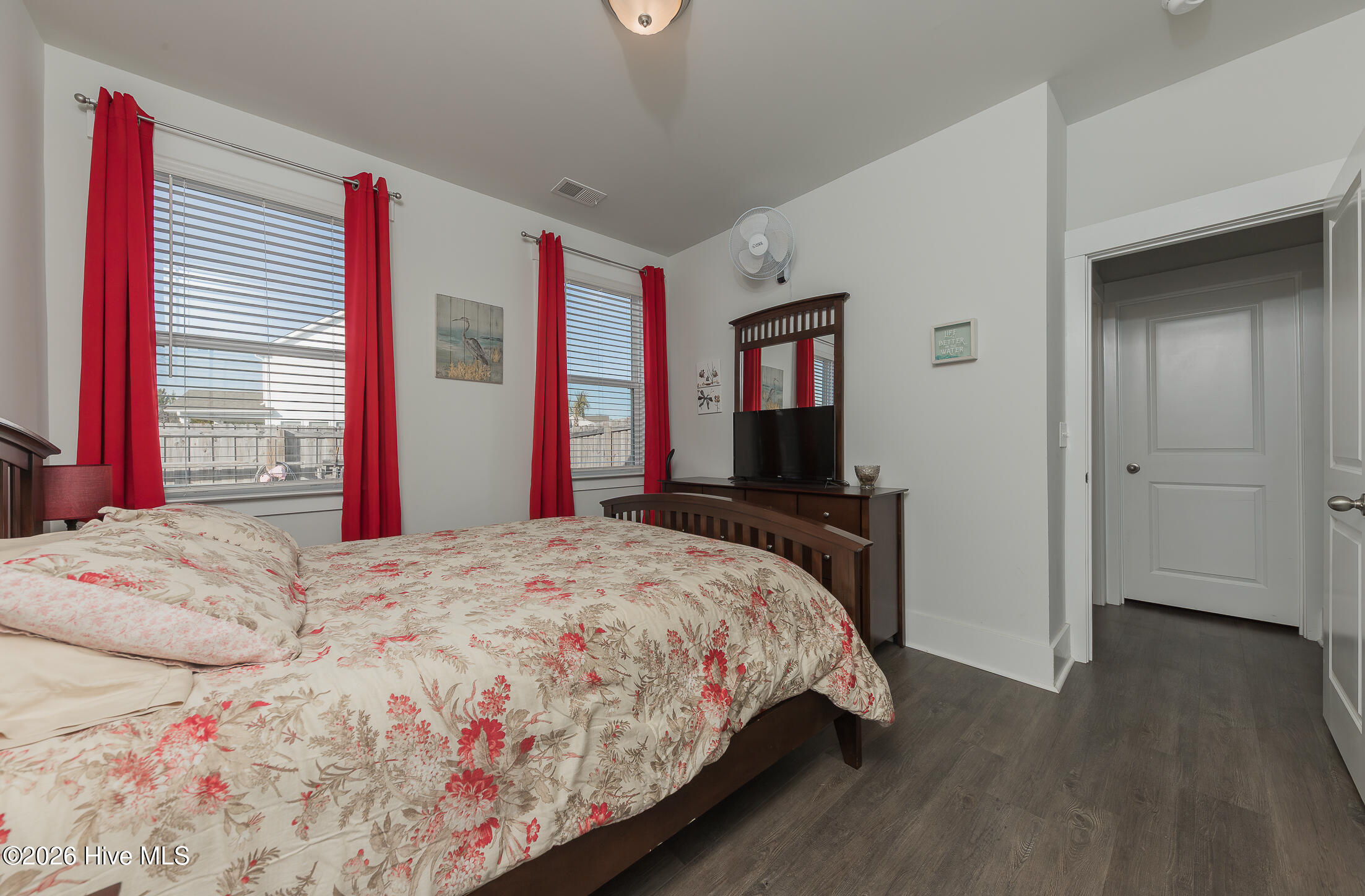 100555263 | Photo 27