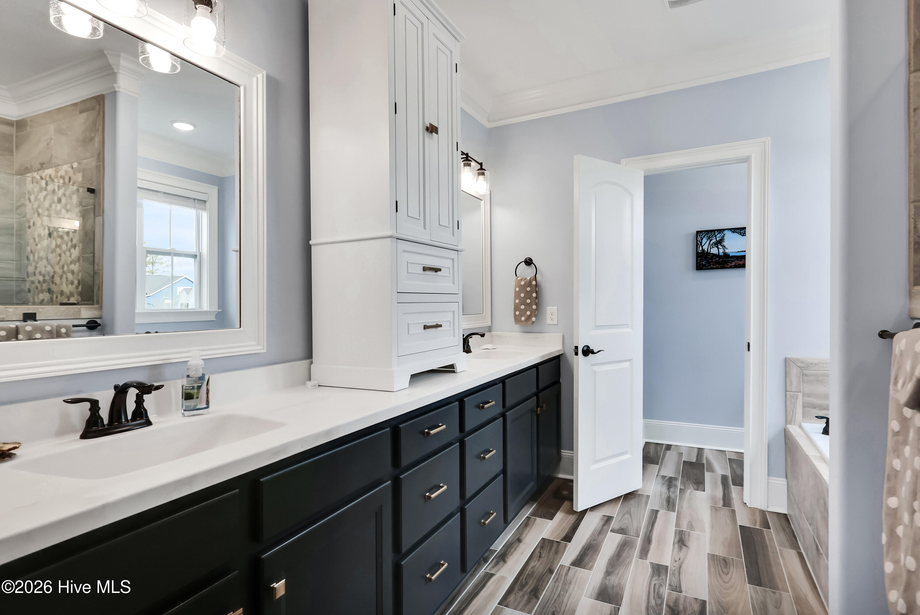 100560278 | Photo 23