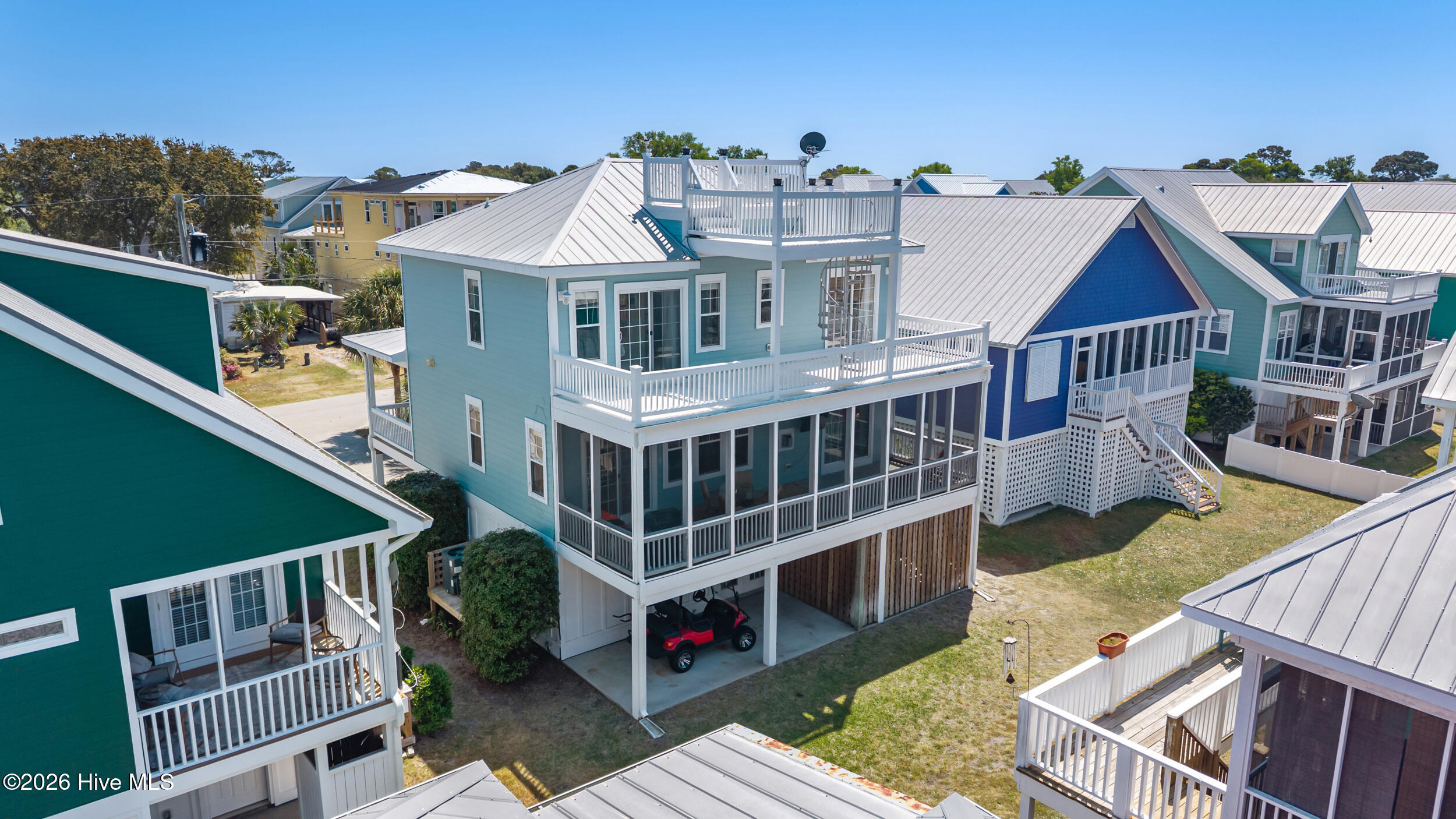 100568478 | Photo 42