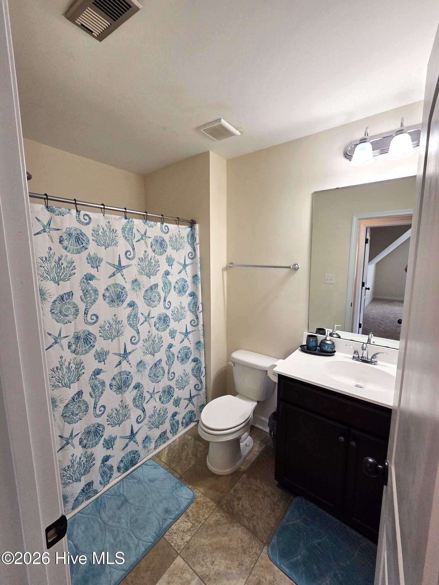 100527843 | Photo 47