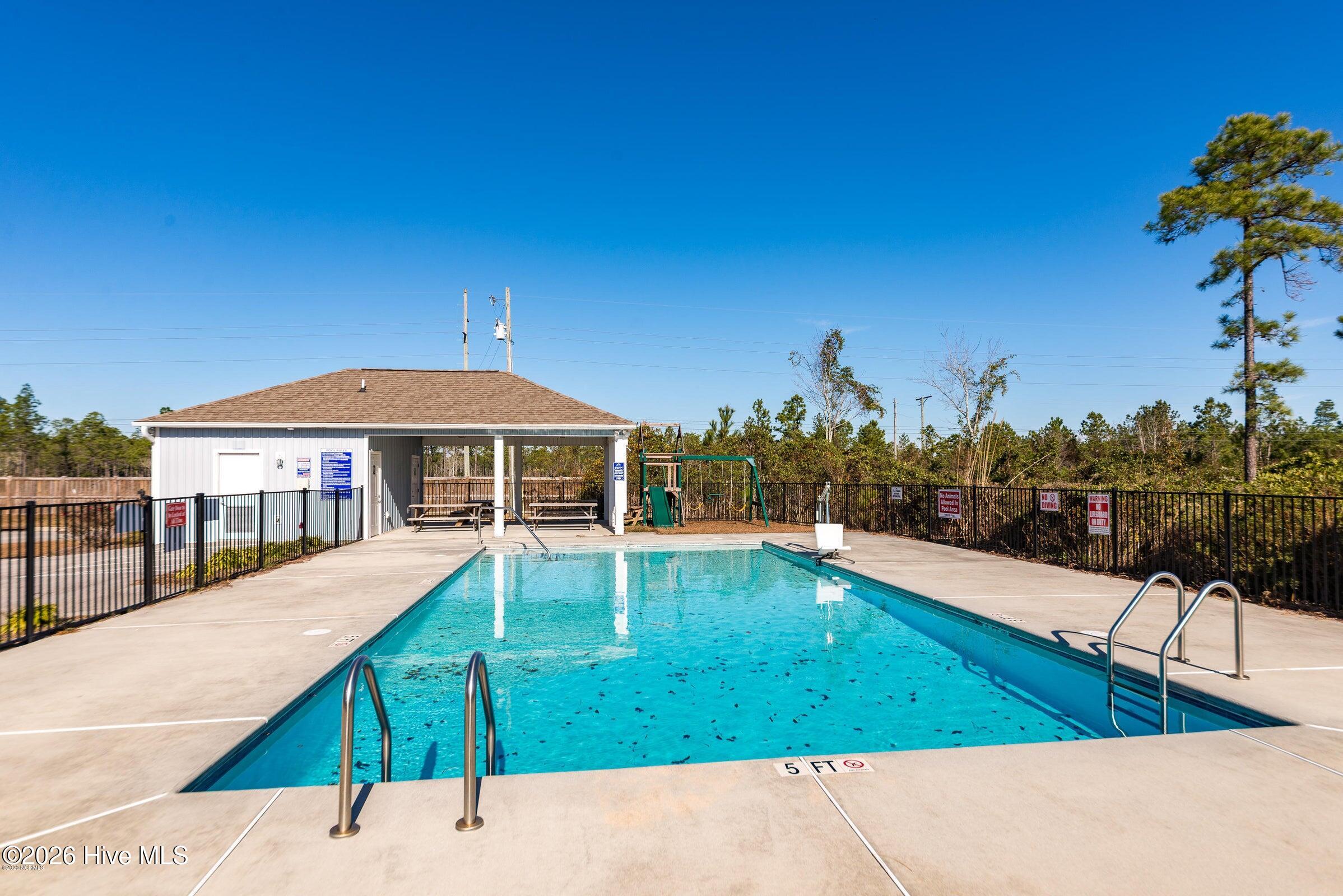 100562651 | Photo 37