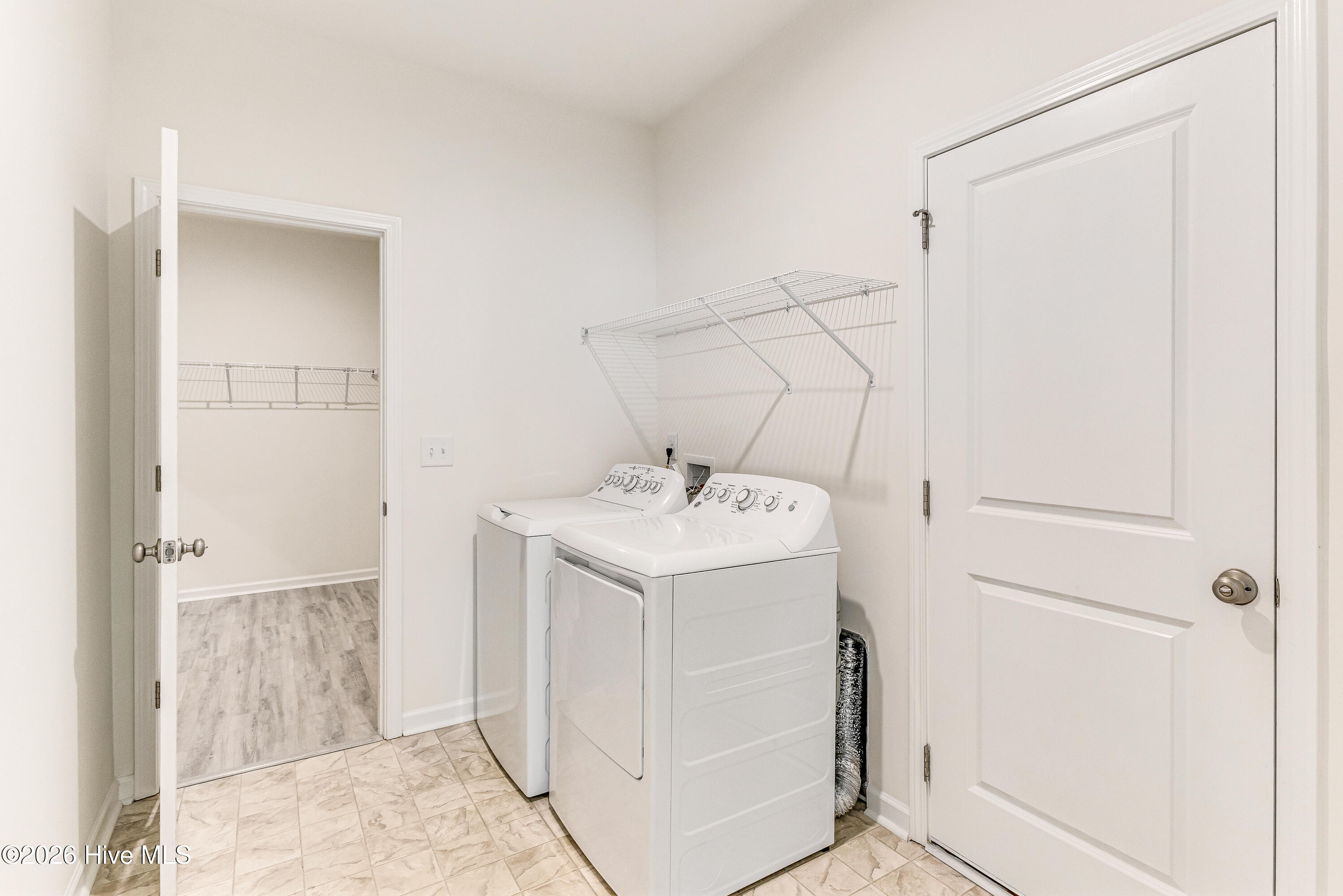 100562750 | Photo 27