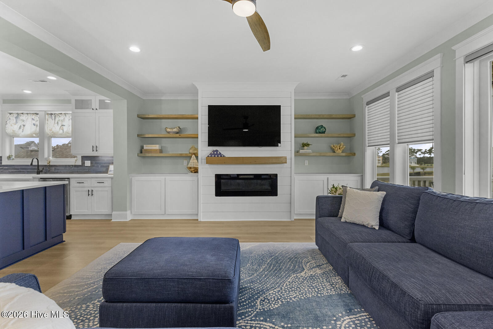 100557738 | Photo 19