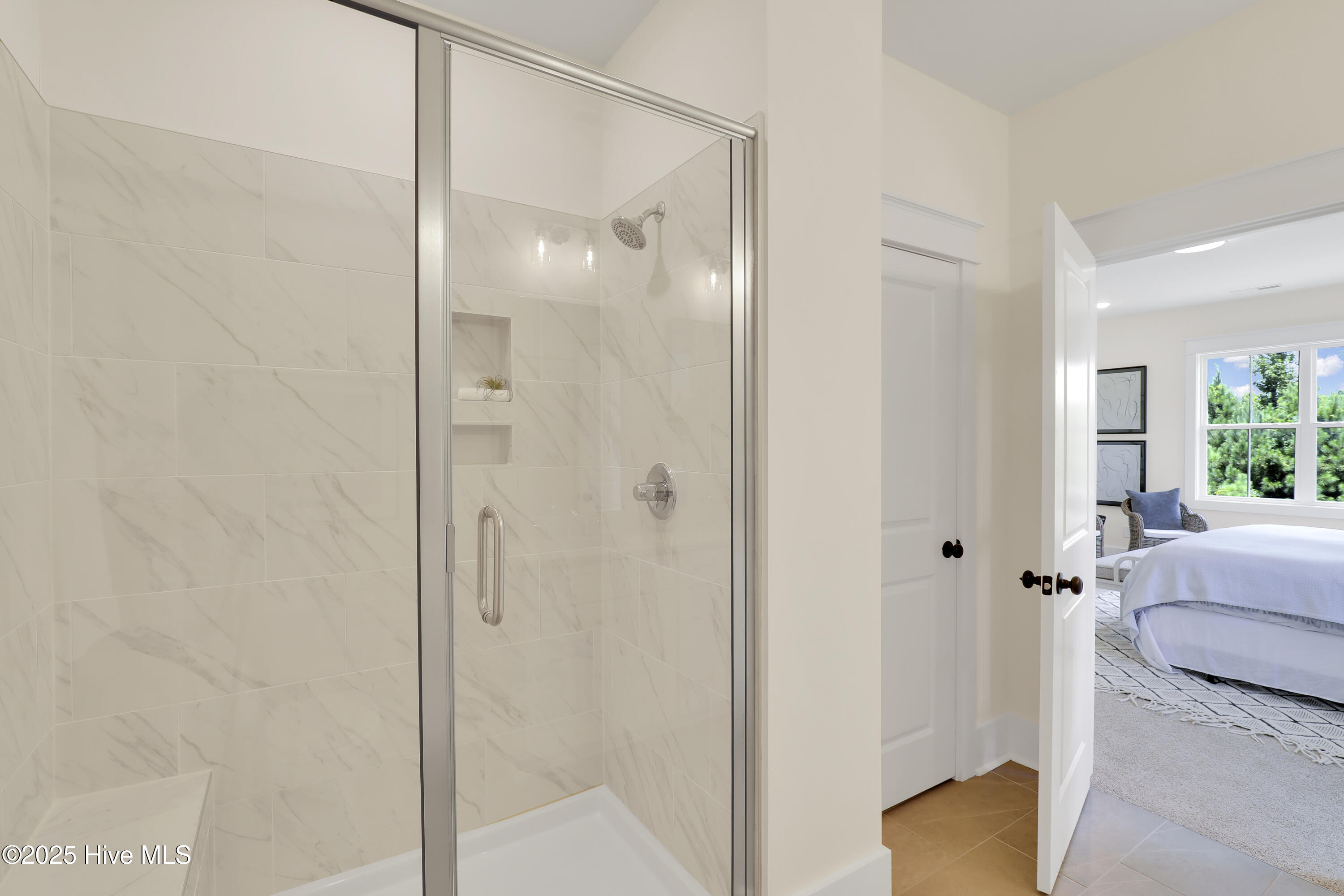 100525634 | Photo 24