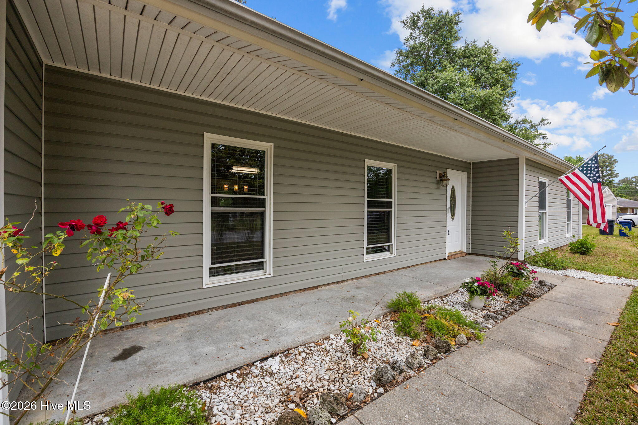 100570195 | Photo 43