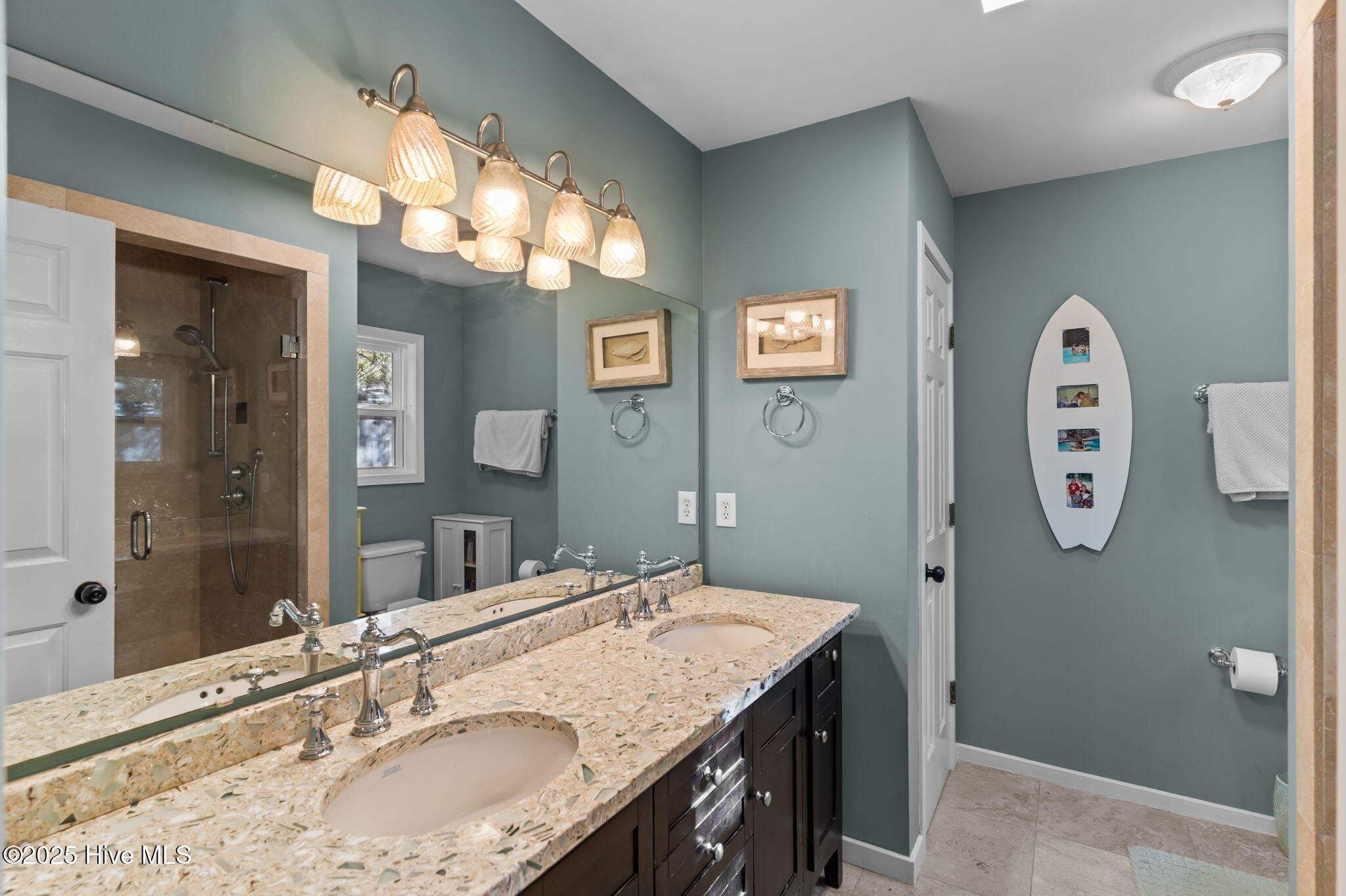 100537422 | Photo 32