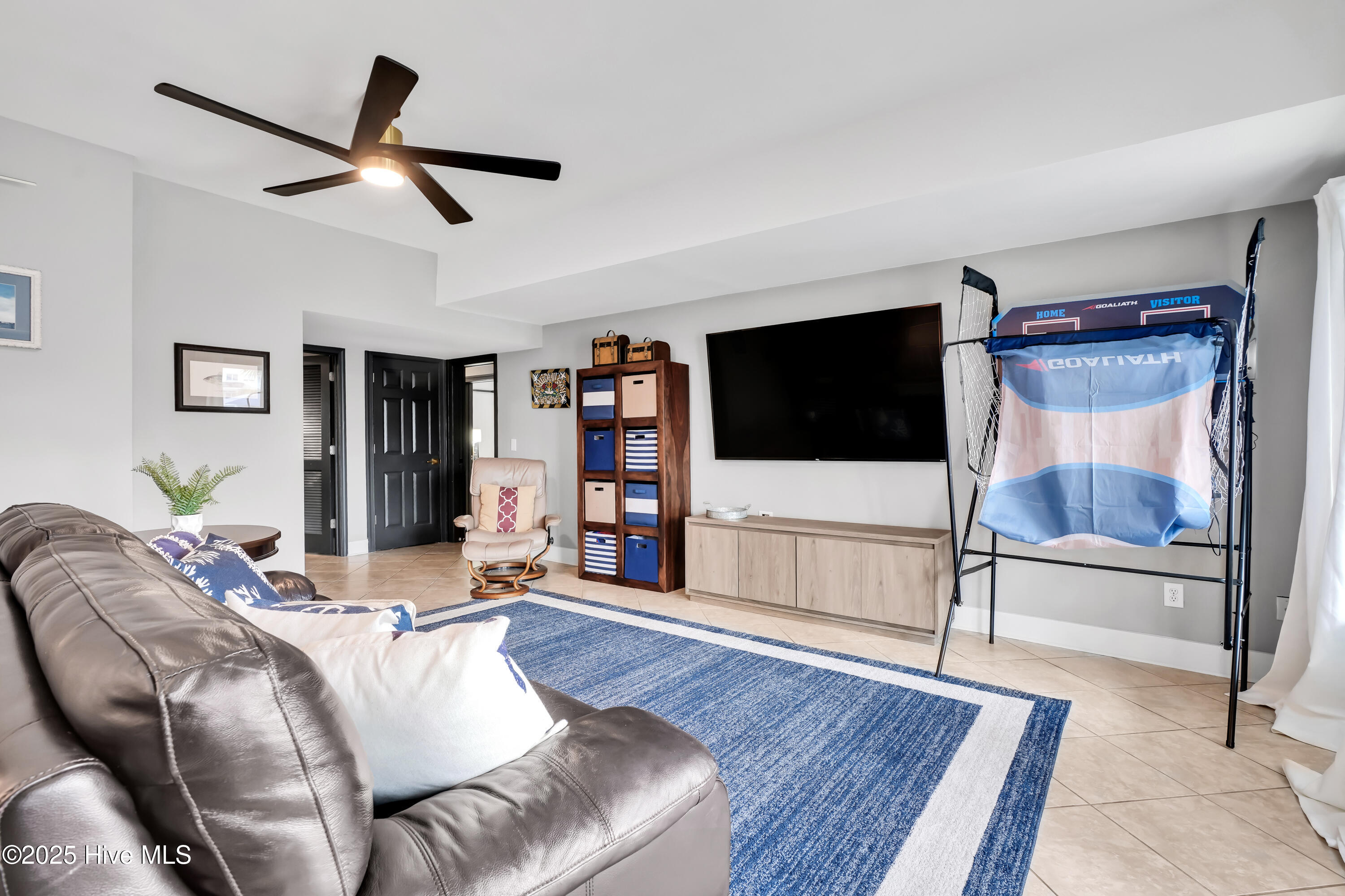 100557608 | Photo 18