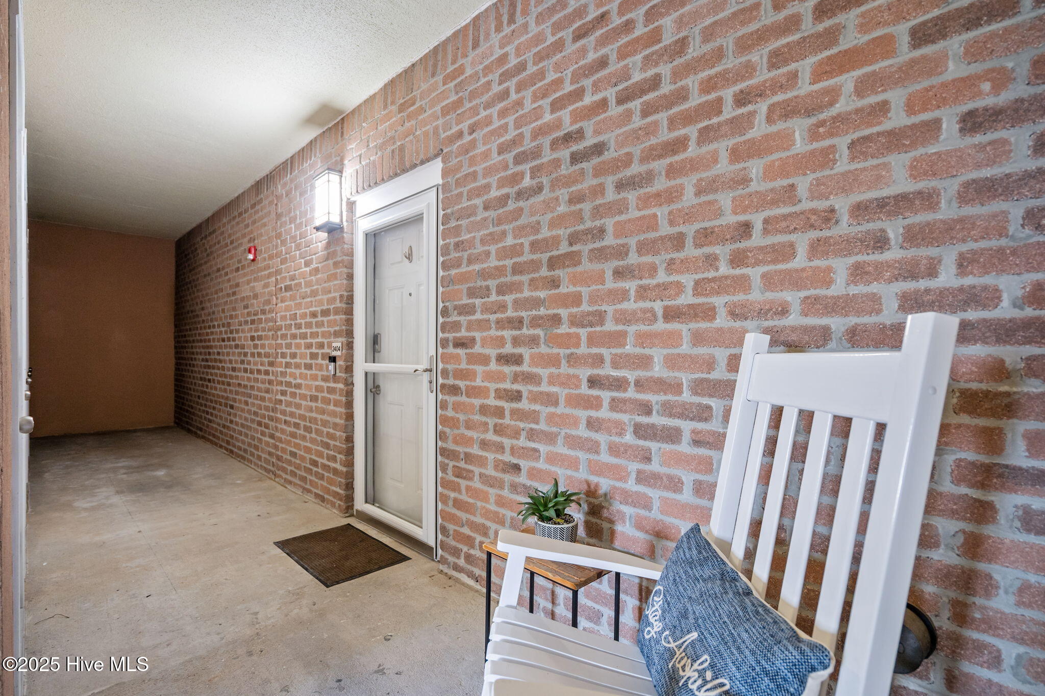 100535787 | Photo 41